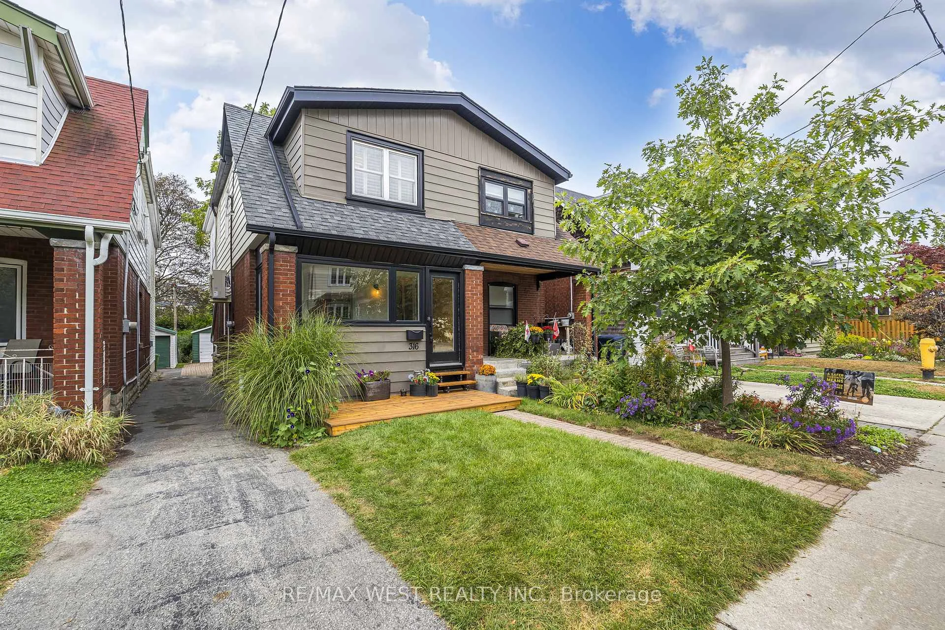 Photo 3 of 316 Monarch Park Avenue, Toronto, Danforth Village-East York — HOMEH