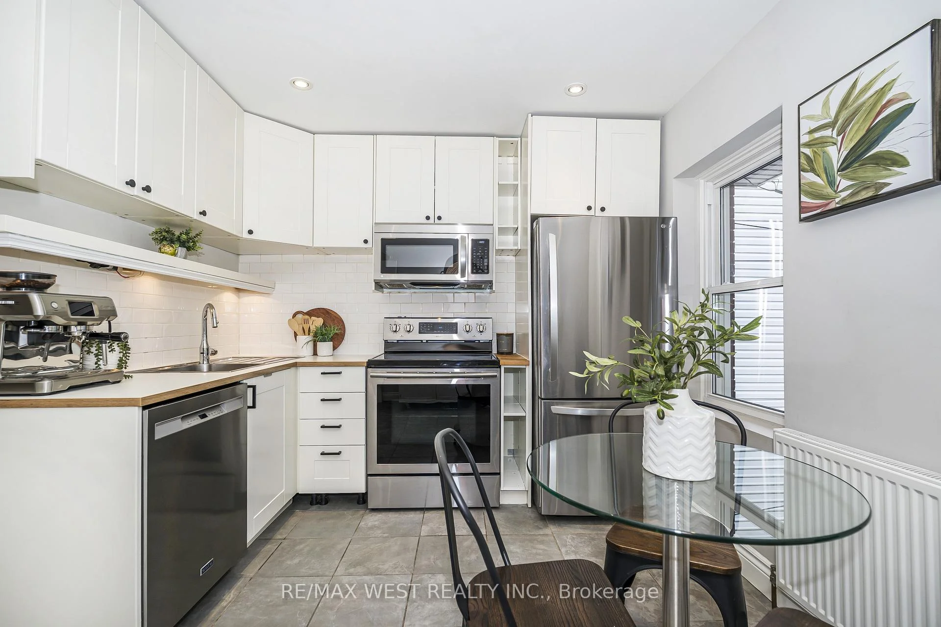 Photo 35 of 316 Monarch Park Avenue, Toronto, Danforth Village-East York — HOMEH