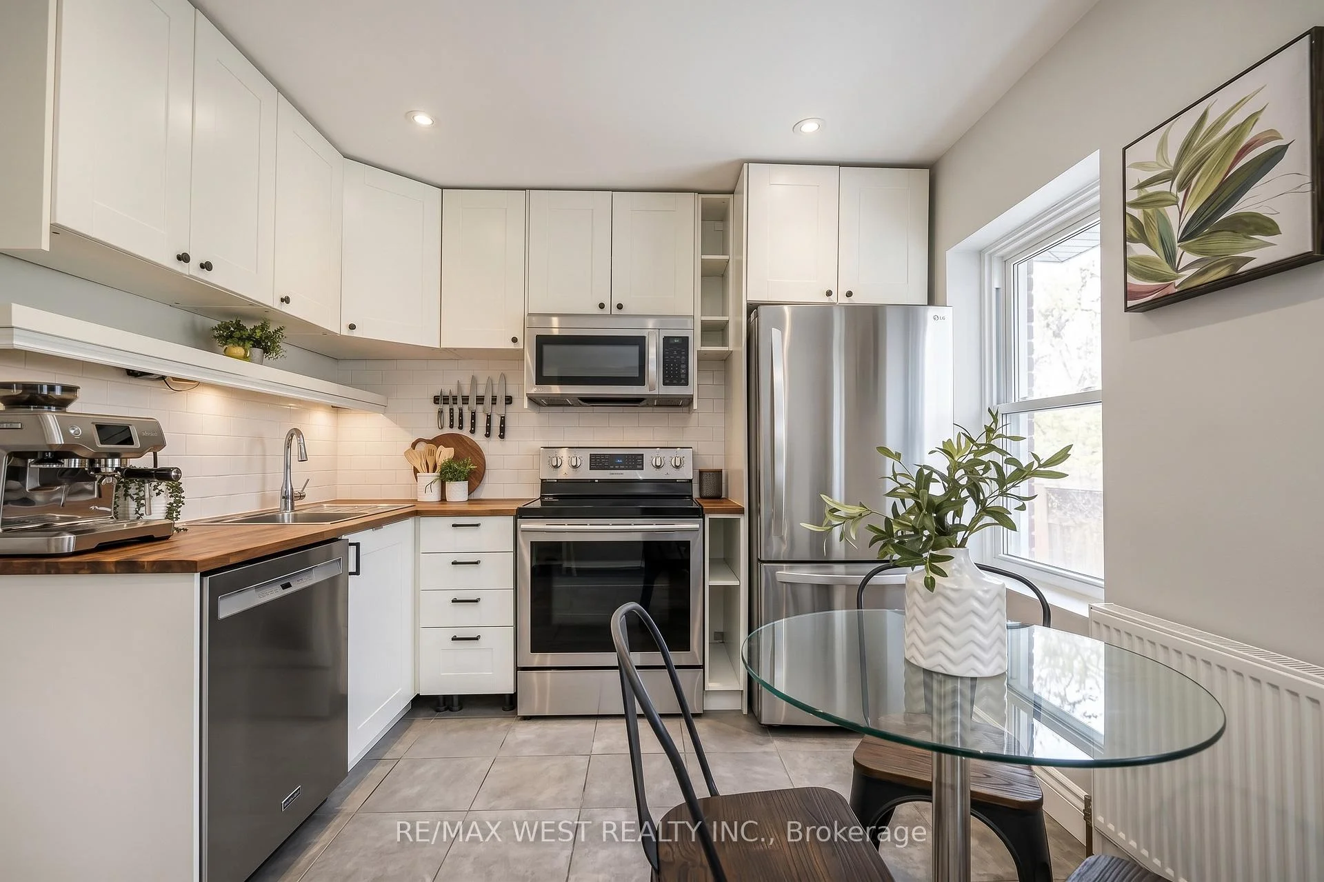 Photo 40 of 316 Monarch Park Avenue, Toronto, Danforth Village-East York — HOMEH