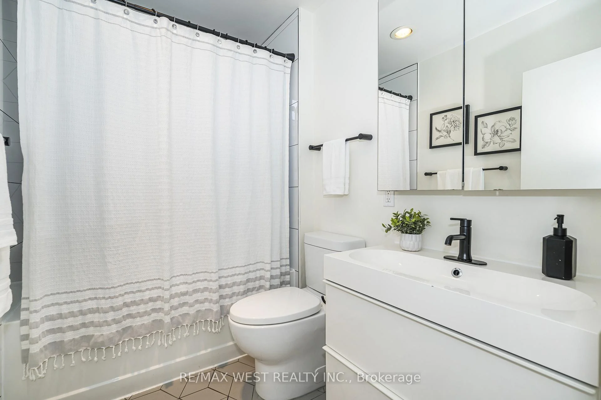 Photo 53 of 316 Monarch Park Avenue, Toronto, Danforth Village-East York — HOMEH