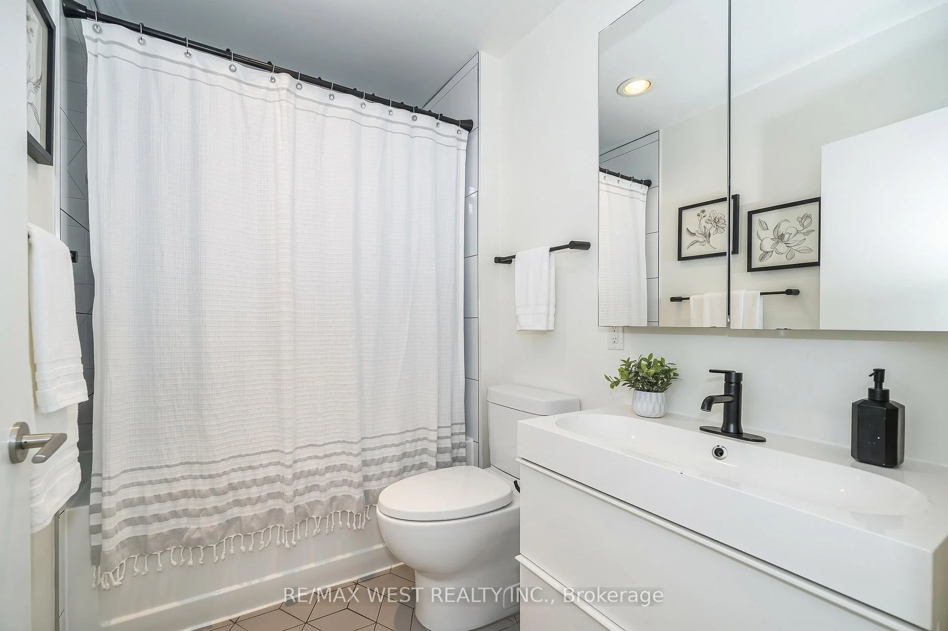 Photo 64 of 316 Monarch Park Avenue, Toronto, Danforth Village-East York — HOMEH