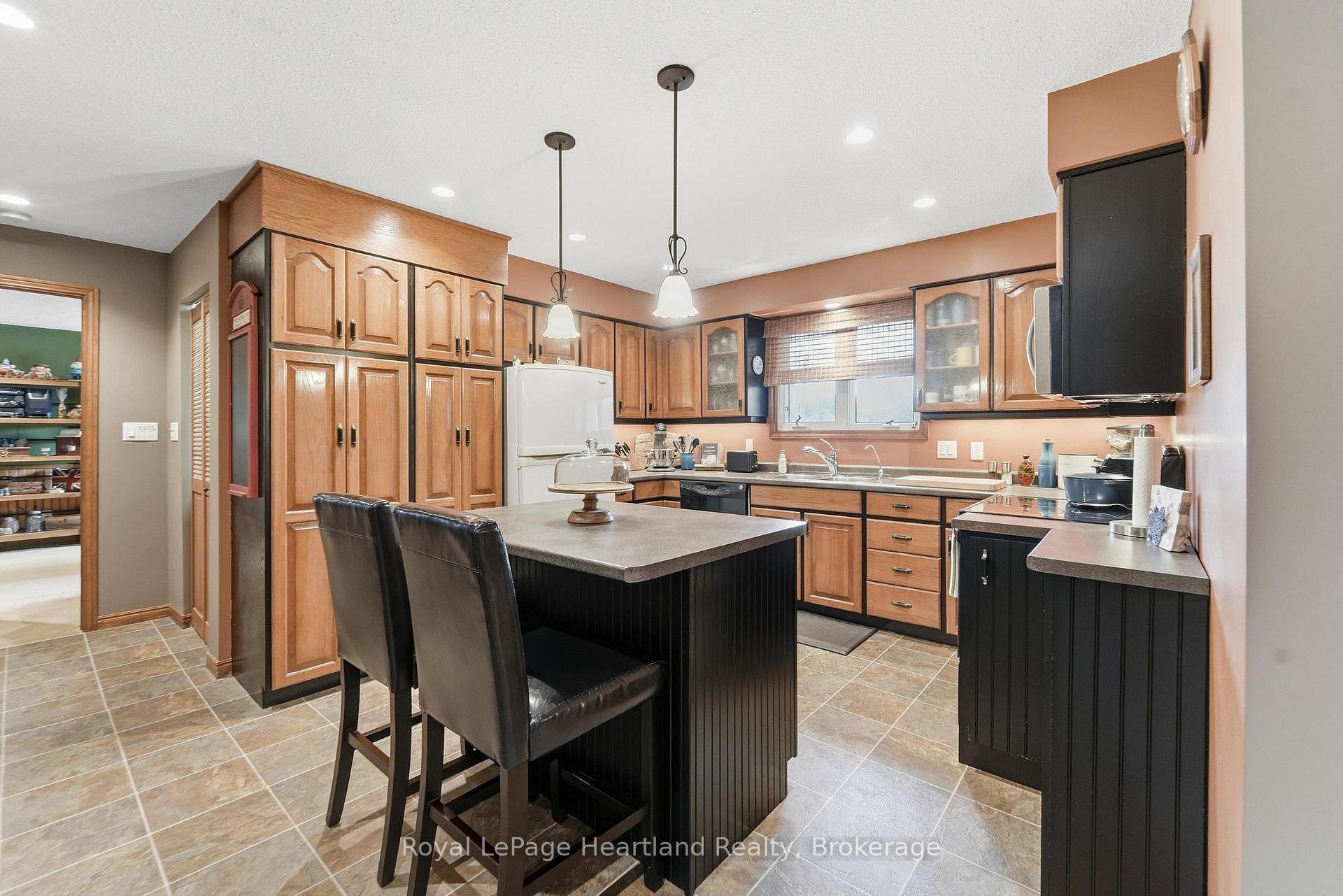 Photo 7 of 33950 Bachand Street, Bluewater, Hay — HOMEH