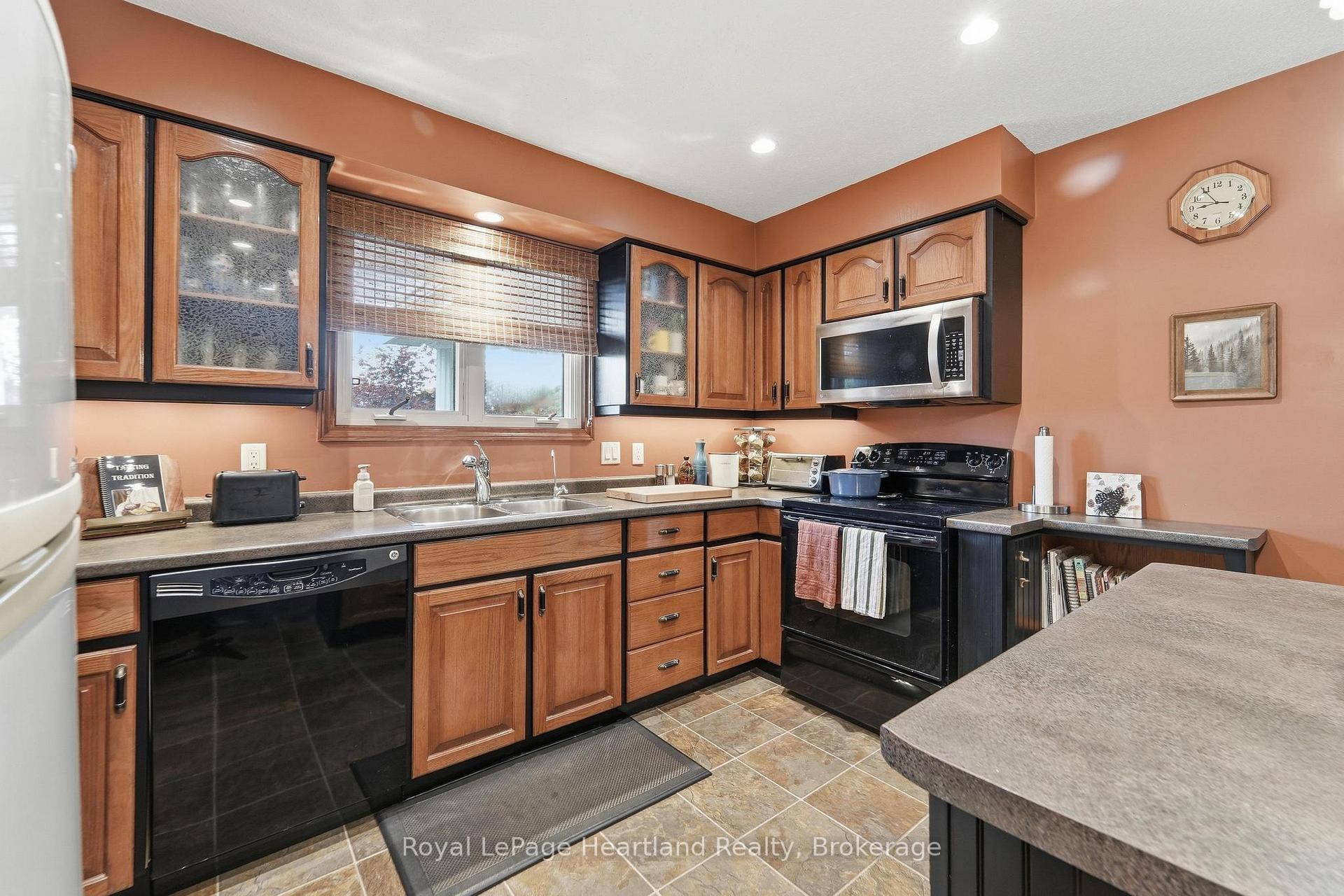 Photo 9 of 33950 Bachand Street, Bluewater, Hay — HOMEH