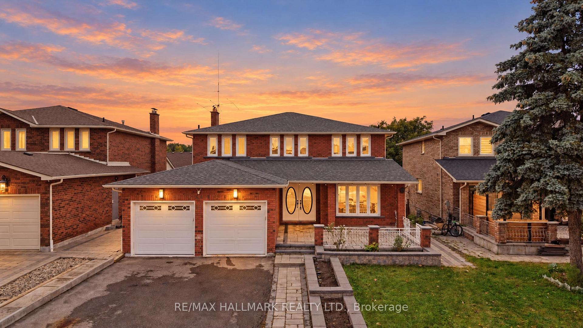 Photo 2 of 44 Olympia Gate, Vaughan, East Woodbridge — HOMEH