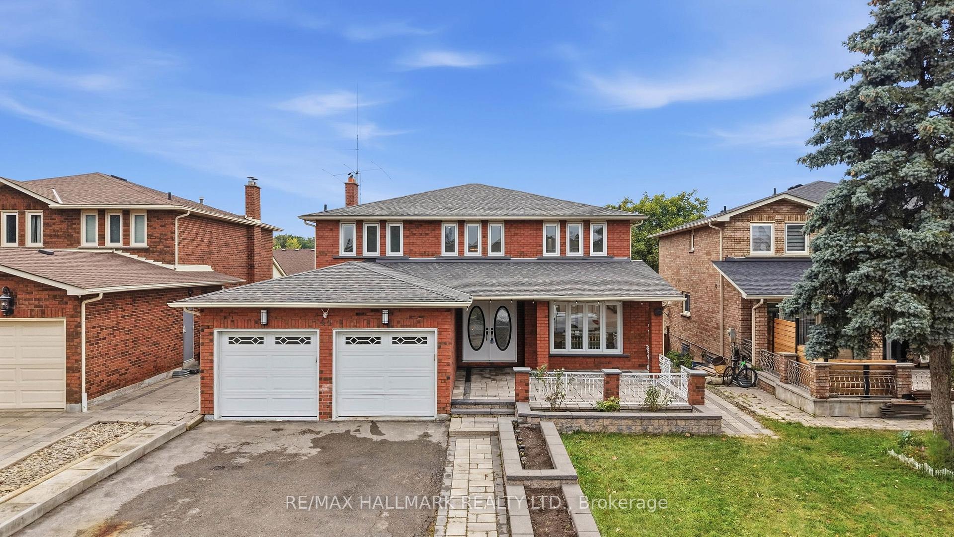 Photo 4 of 44 Olympia Gate, Vaughan, East Woodbridge — HOMEH