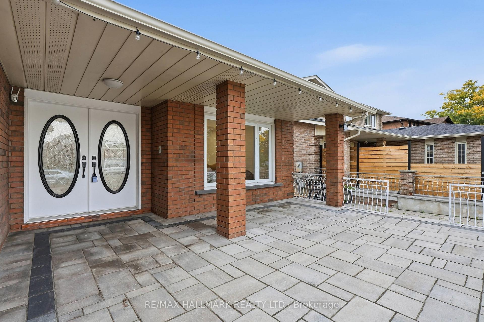 Photo 5 of 44 Olympia Gate, Vaughan, East Woodbridge — HOMEH
