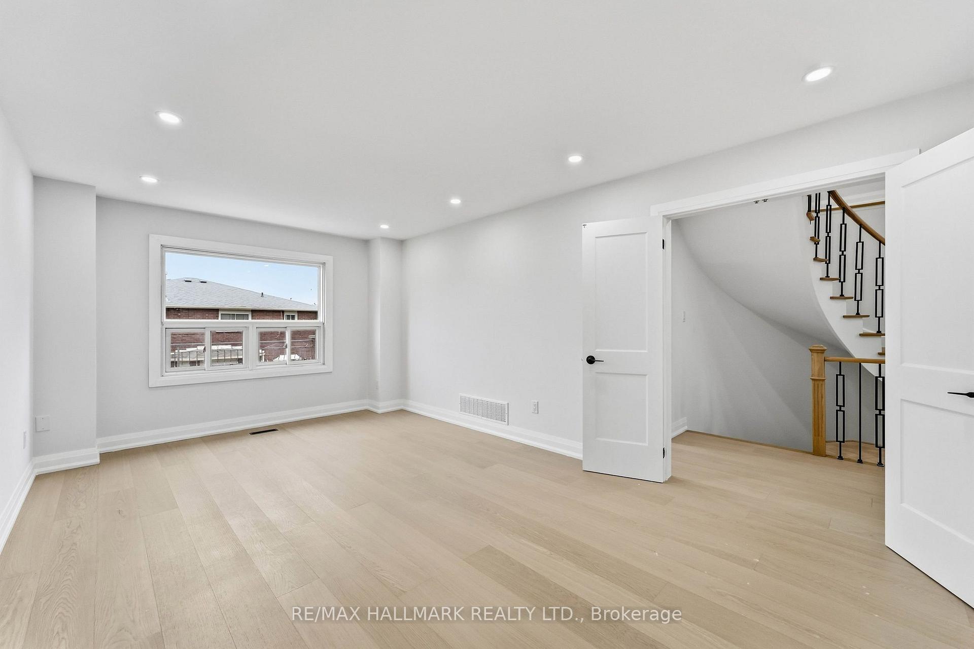 Photo 18 of 44 Olympia Gate, Vaughan, East Woodbridge — HOMEH