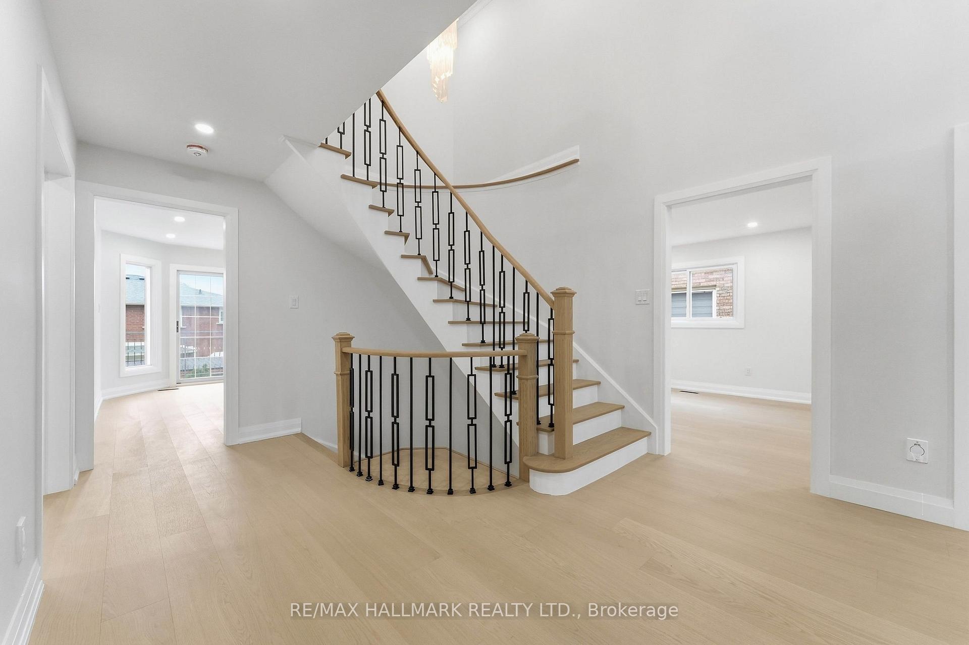 Photo 24 of 44 Olympia Gate, Vaughan, East Woodbridge — HOMEH