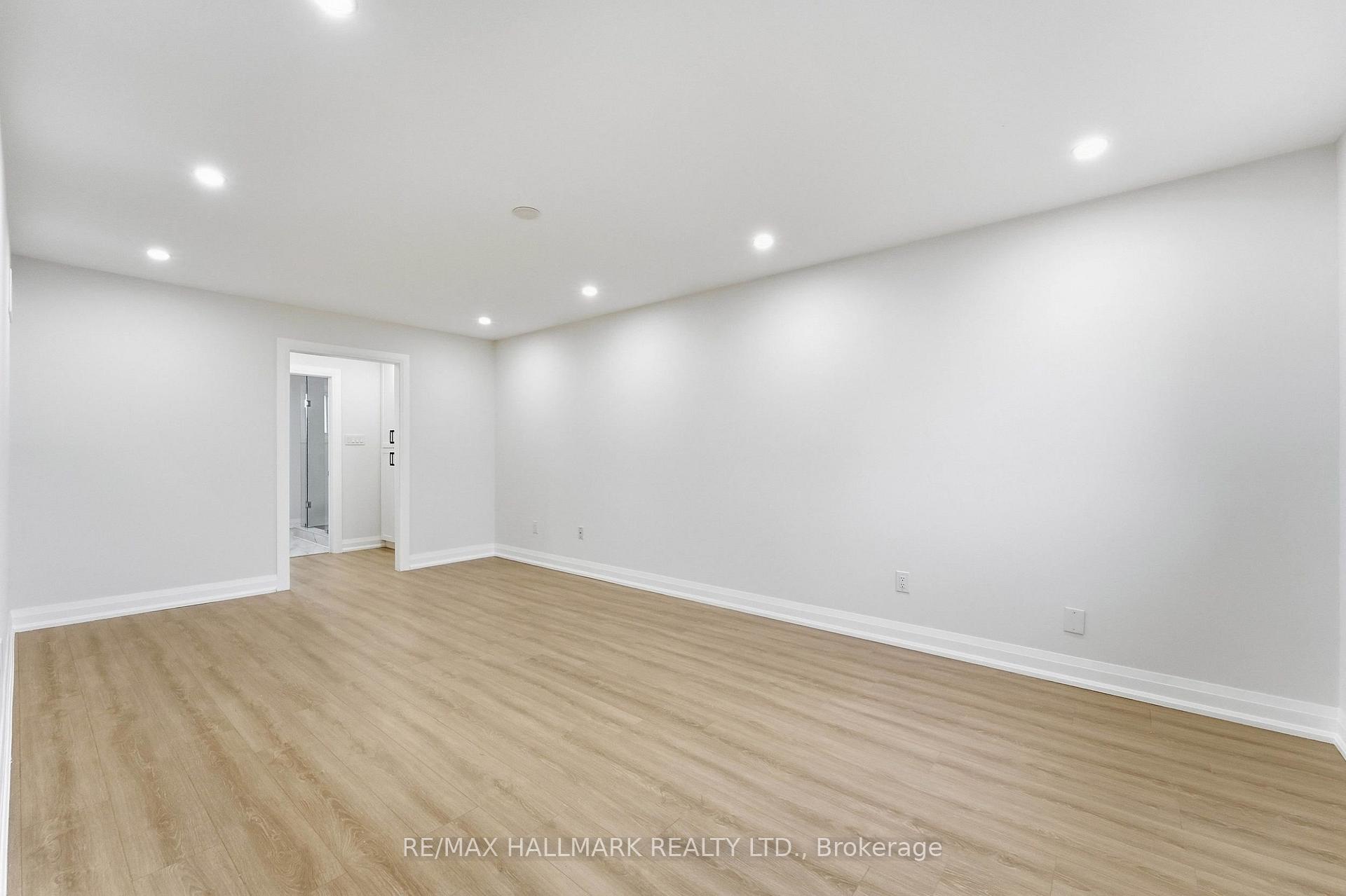 Photo 25 of 44 Olympia Gate, Vaughan, East Woodbridge — HOMEH