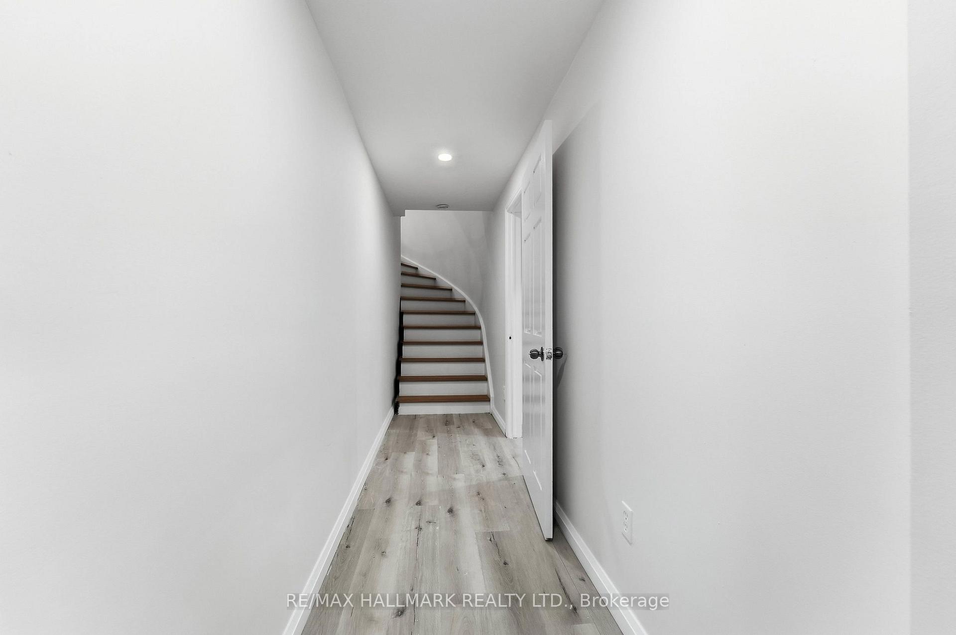 Photo 42 of 44 Olympia Gate, Vaughan, East Woodbridge — HOMEH