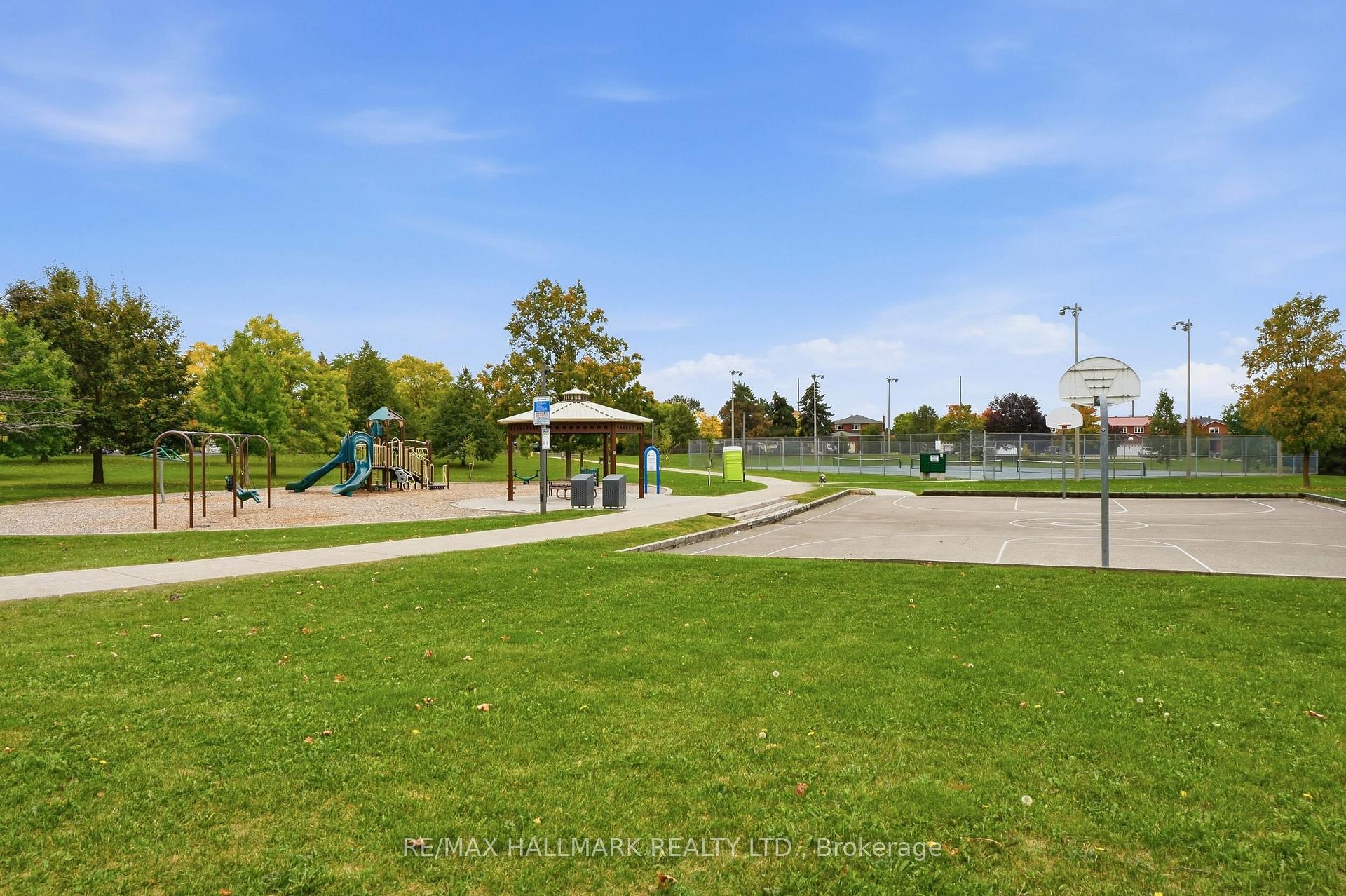 Photo 62 of 44 Olympia Gate, Vaughan, East Woodbridge — HOMEH