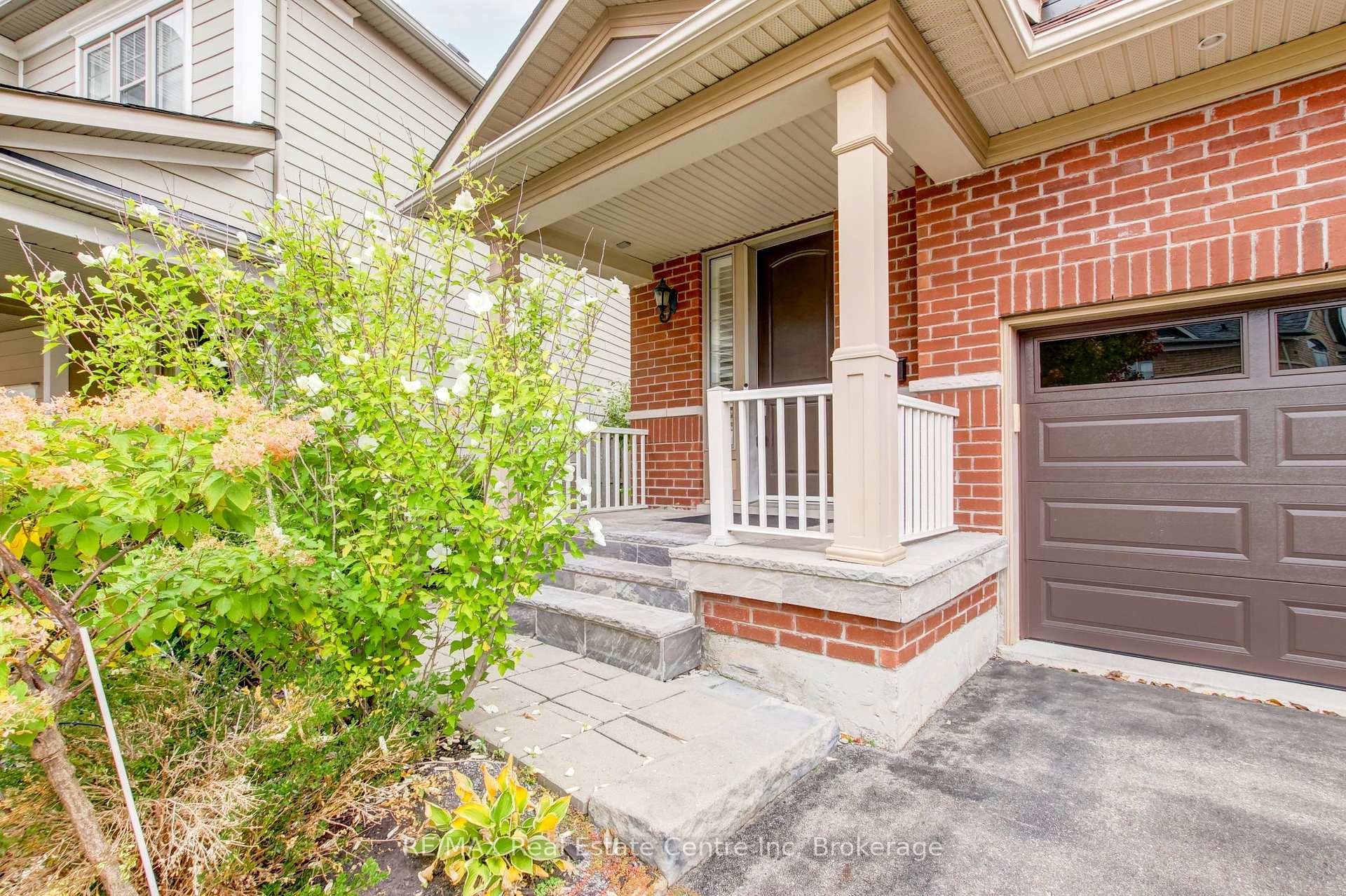 Photo 4 of 52 Bardoe Crescent, Milton, Scott — HOMEH