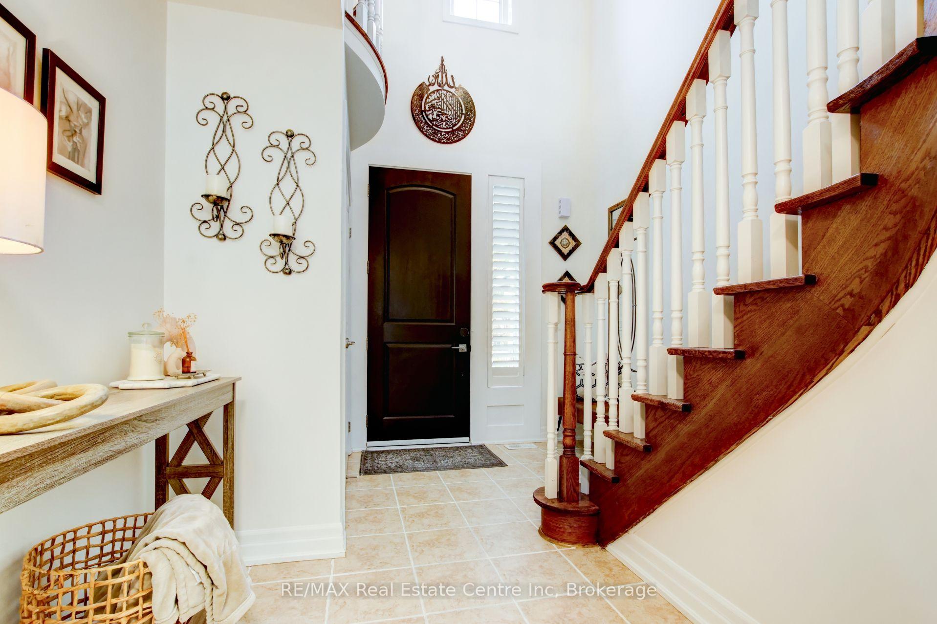 Photo 5 of 52 Bardoe Crescent, Milton, Scott — HOMEH