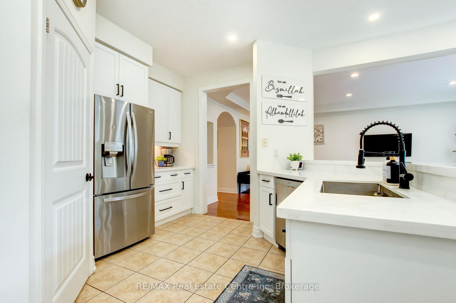 Photo 11 of 52 Bardoe Crescent, Milton, Scott — HOMEH
