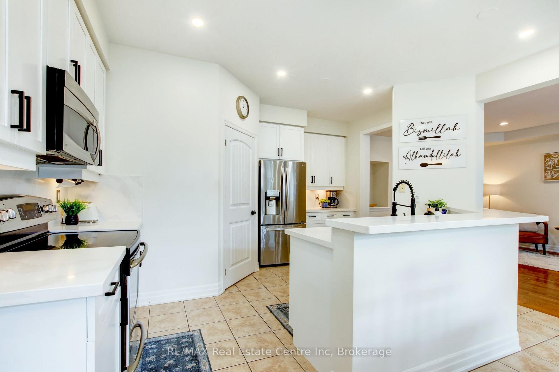 Photo 12 of 52 Bardoe Crescent, Milton, Scott — HOMEH