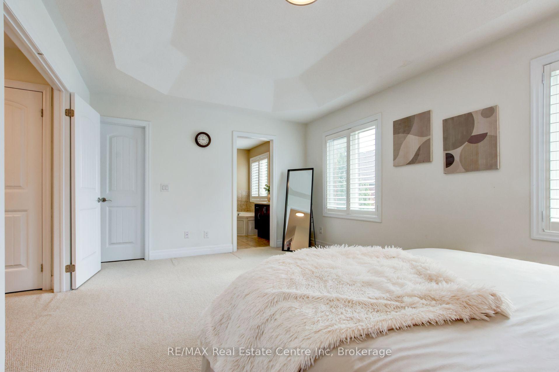 Photo 23 of 52 Bardoe Crescent, Milton, Scott — HOMEH