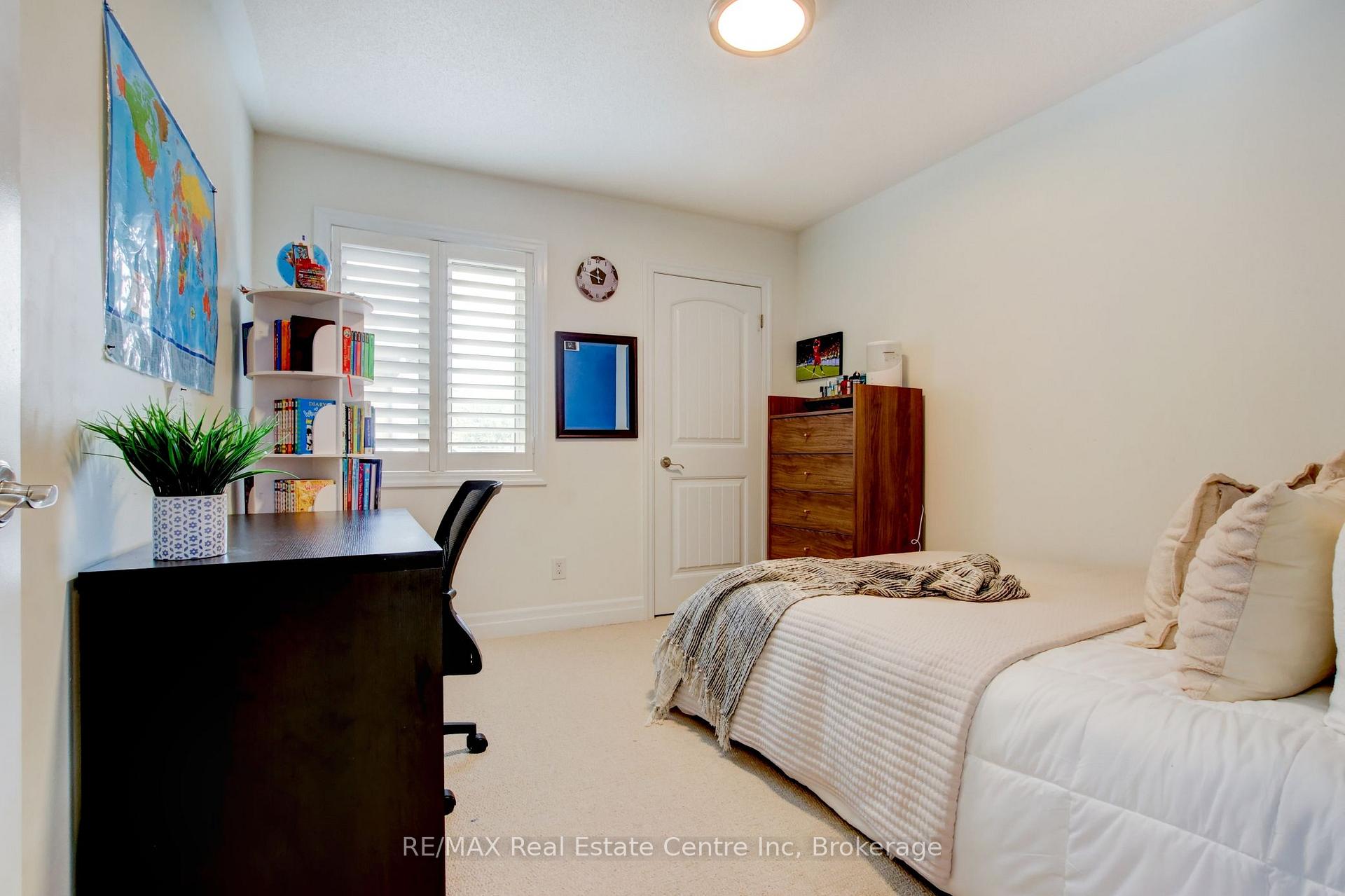 Photo 26 of 52 Bardoe Crescent, Milton, Scott — HOMEH