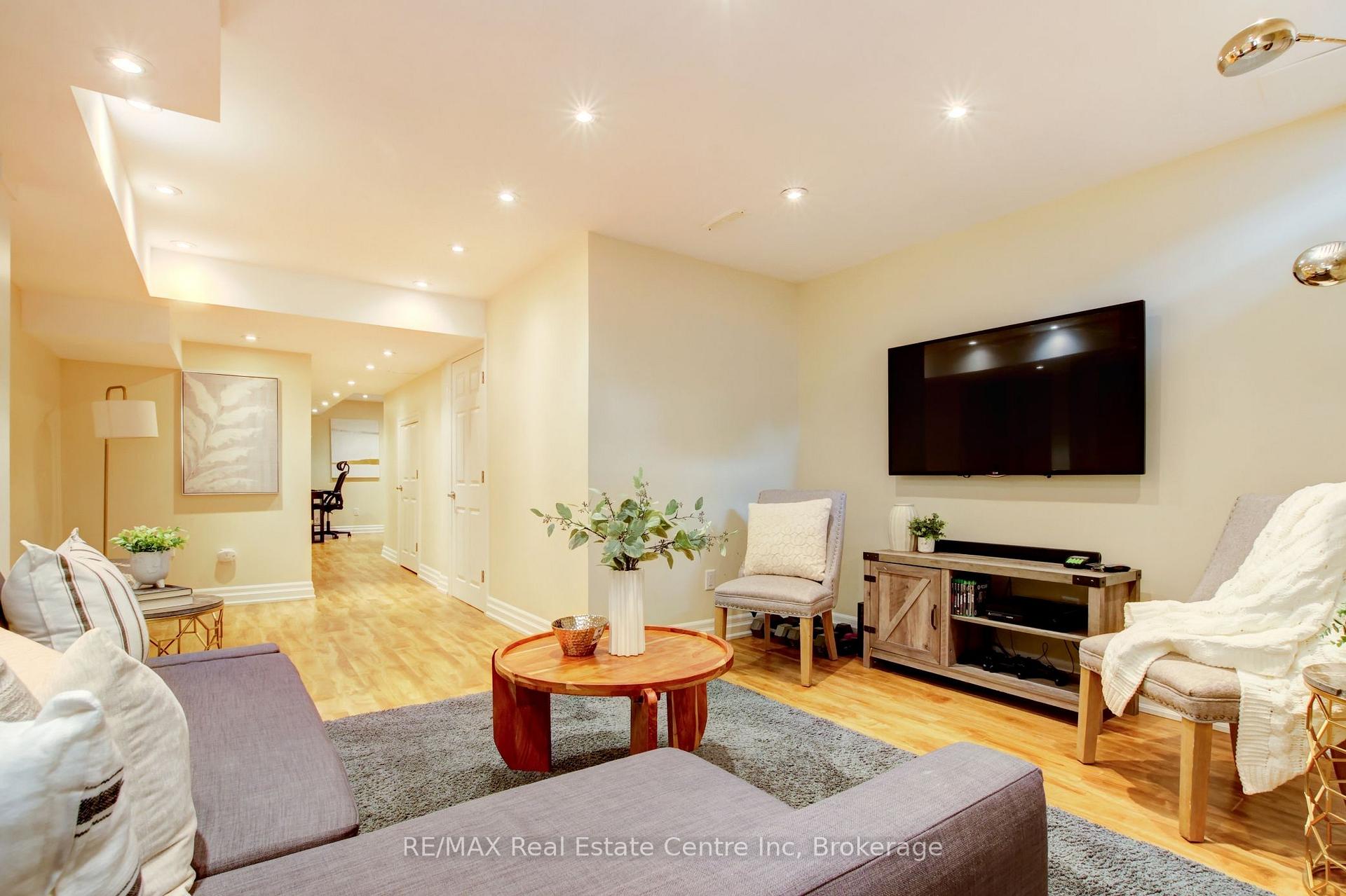 Photo 31 of 52 Bardoe Crescent, Milton, Scott — HOMEH
