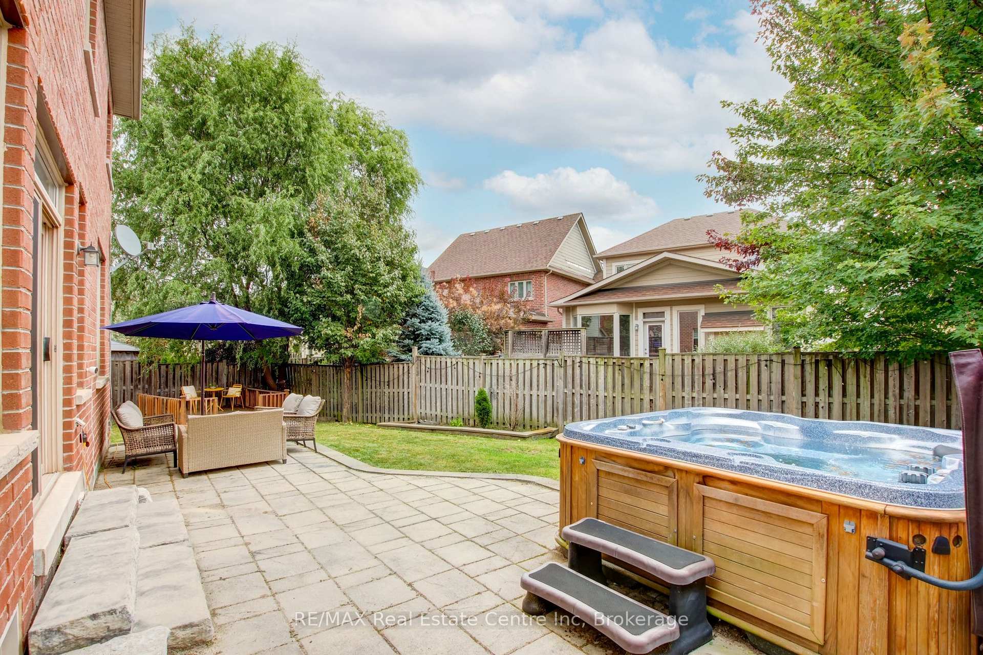 Photo 35 of 52 Bardoe Crescent, Milton, Scott — HOMEH