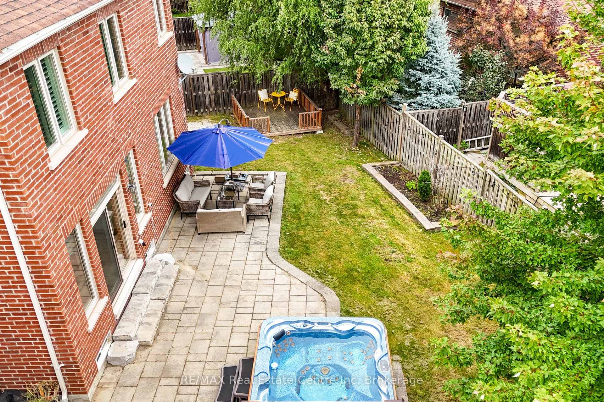 Photo 38 of 52 Bardoe Crescent, Milton, Scott — HOMEH