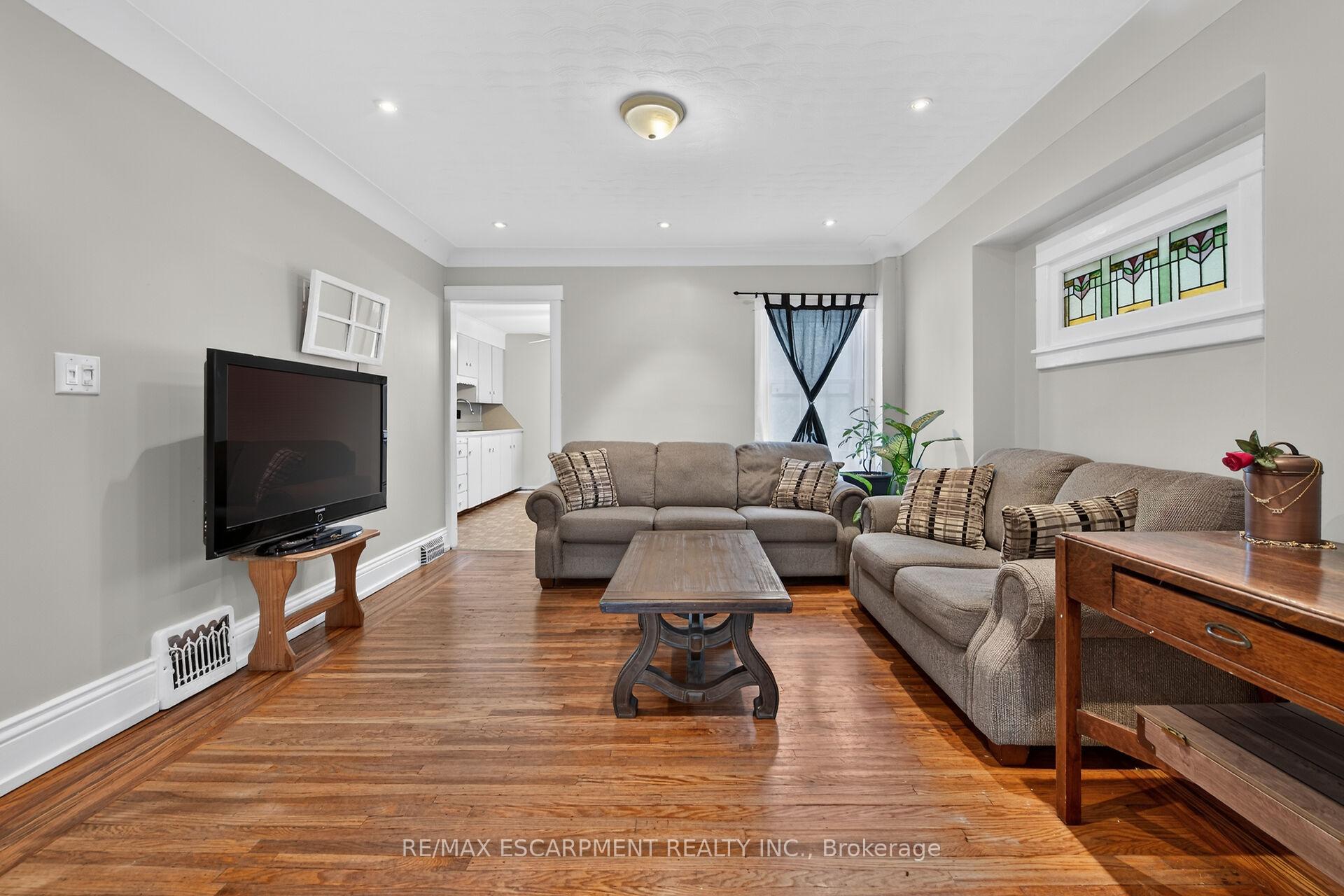 Photo 10 of 103 Belmont Avenue, Hamilton, Crown Point — HOMEH