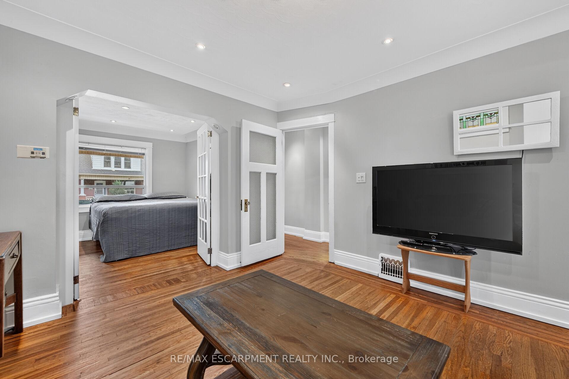 Photo 12 of 103 Belmont Avenue, Hamilton, Crown Point — HOMEH