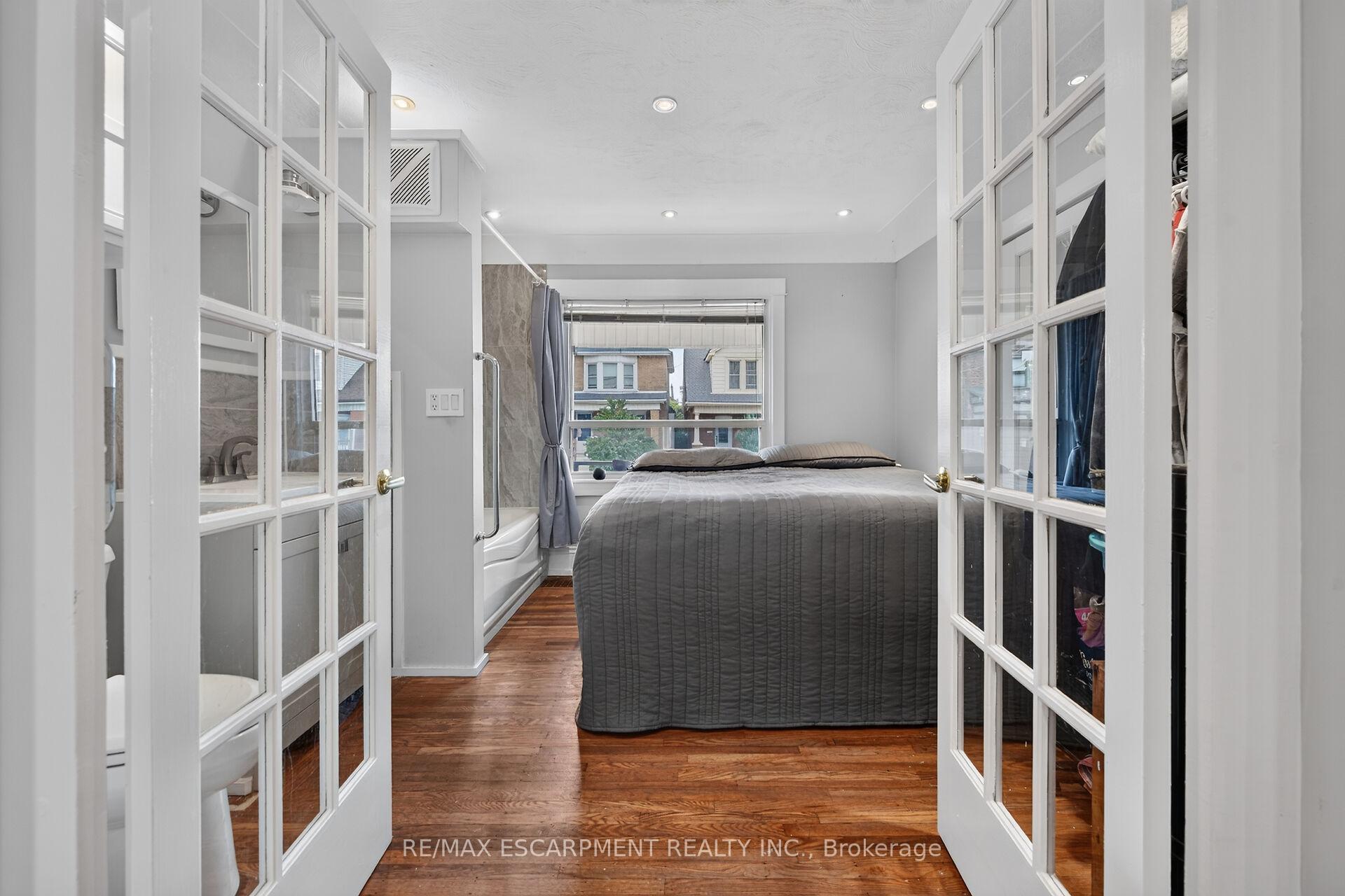 Photo 13 of 103 Belmont Avenue, Hamilton, Crown Point — HOMEH