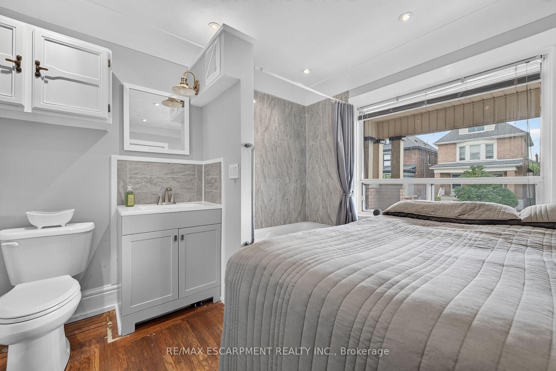 Photo 14 of 103 Belmont Avenue, Hamilton, Crown Point — HOMEH