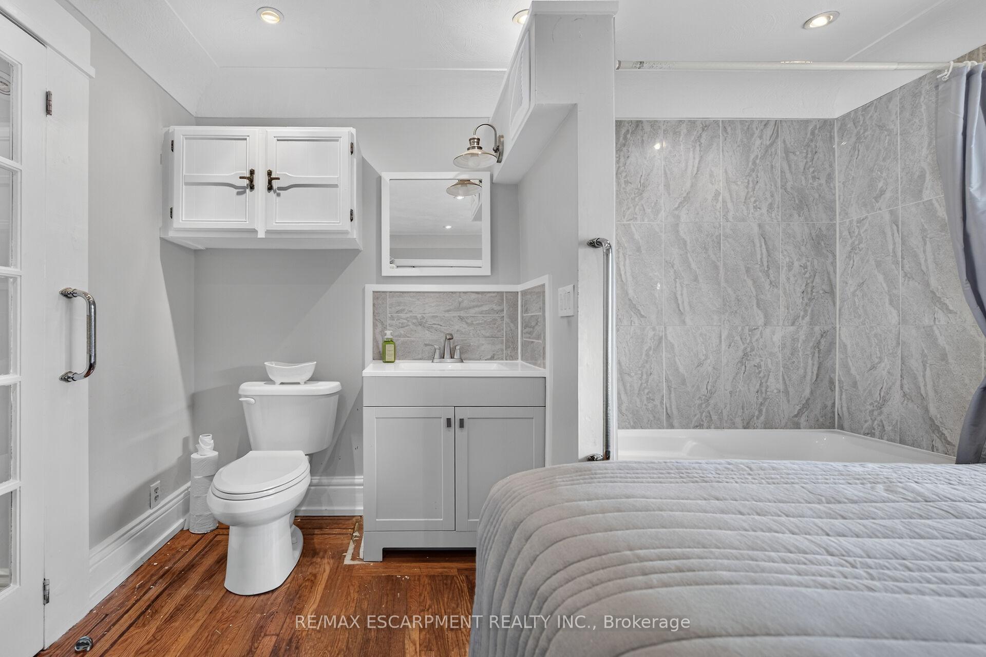 Photo 15 of 103 Belmont Avenue, Hamilton, Crown Point — HOMEH