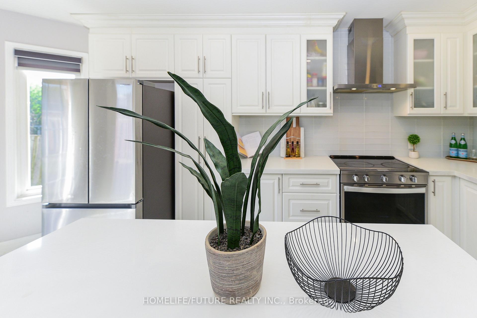 Photo 8 of 1404 Trowbridge Drive, Oshawa, Centennial — HOMEH