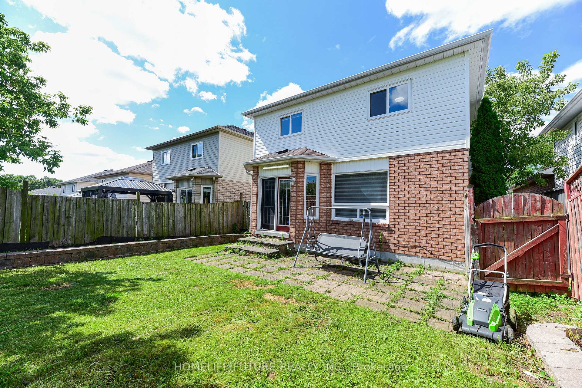 Photo 22 of 1404 Trowbridge Drive, Oshawa, Centennial — HOMEH