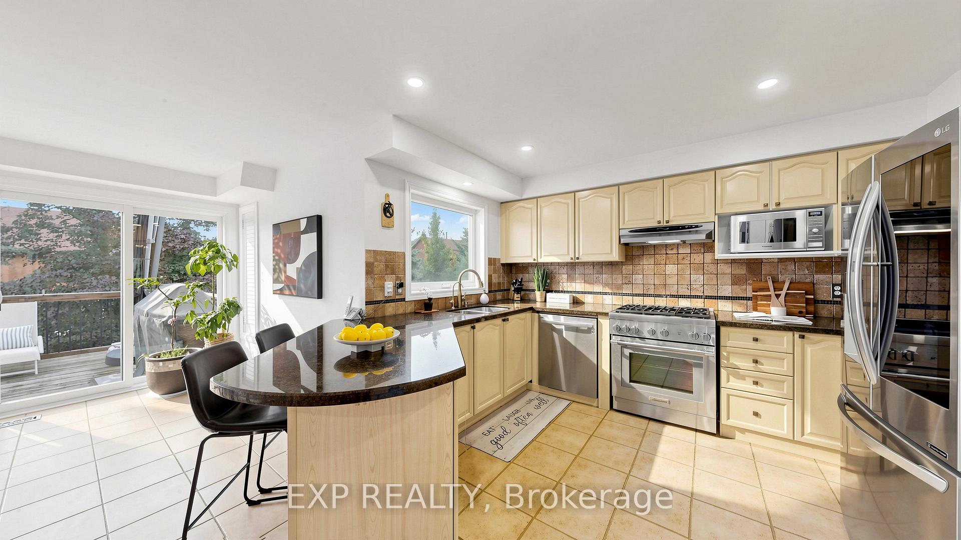 Photo 12 of 16 Curry Crescent, Halton Hills, Georgetown — HOMEH