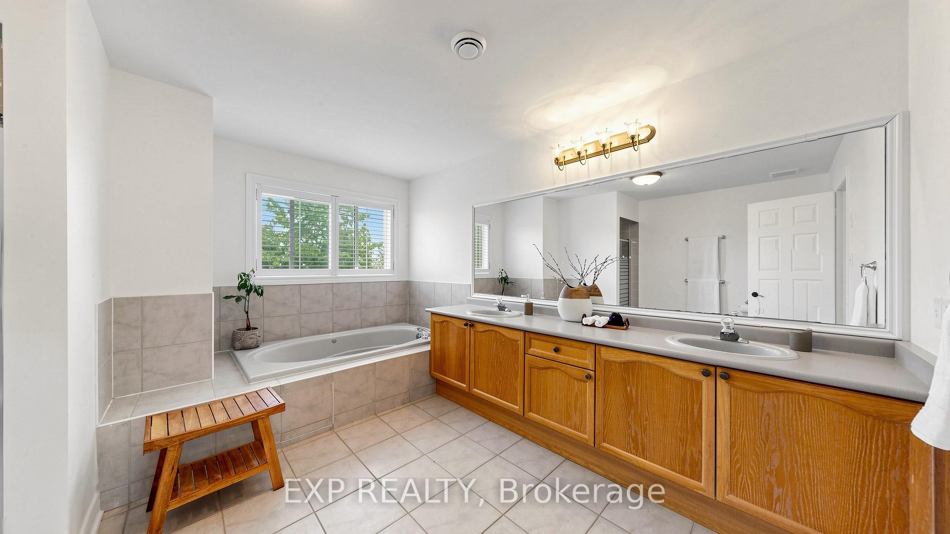 Photo 20 of 16 Curry Crescent, Halton Hills, Georgetown — HOMEH
