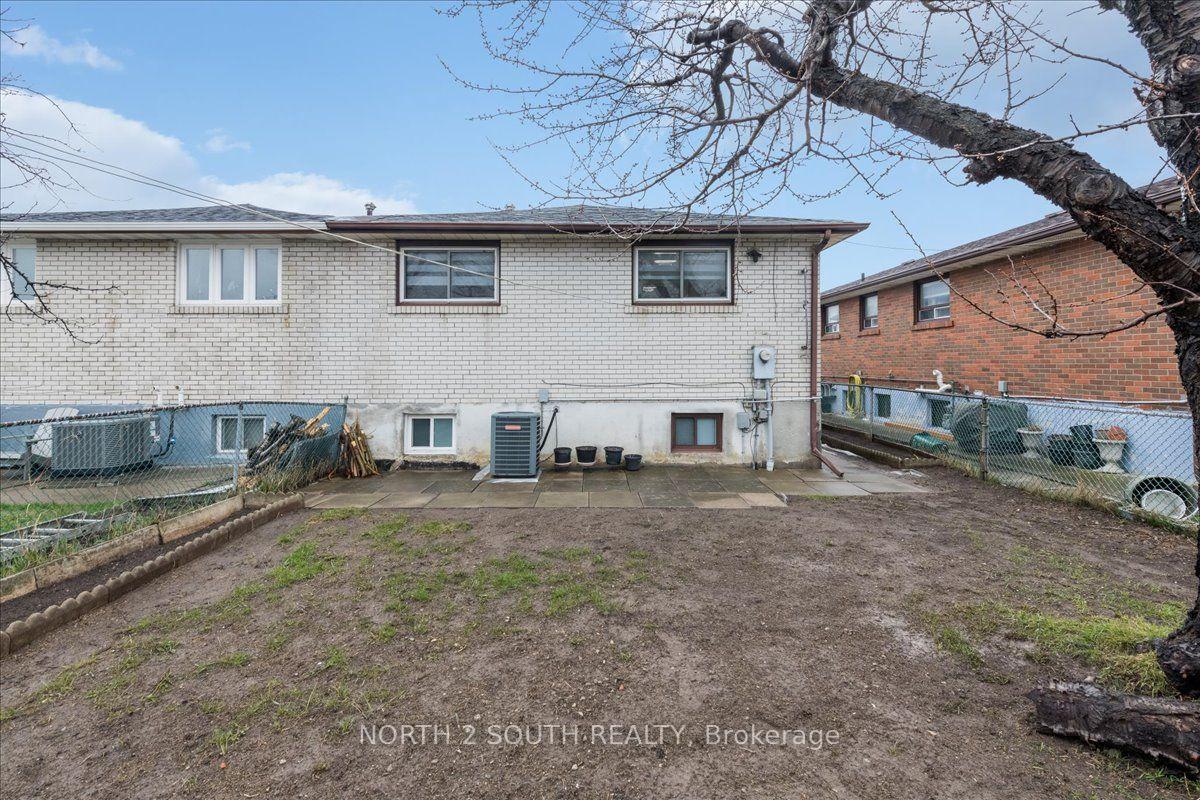 Photo 15 of Unit Lower, 7520 Langworthy Drive, Mississauga, Malton — HOMEH