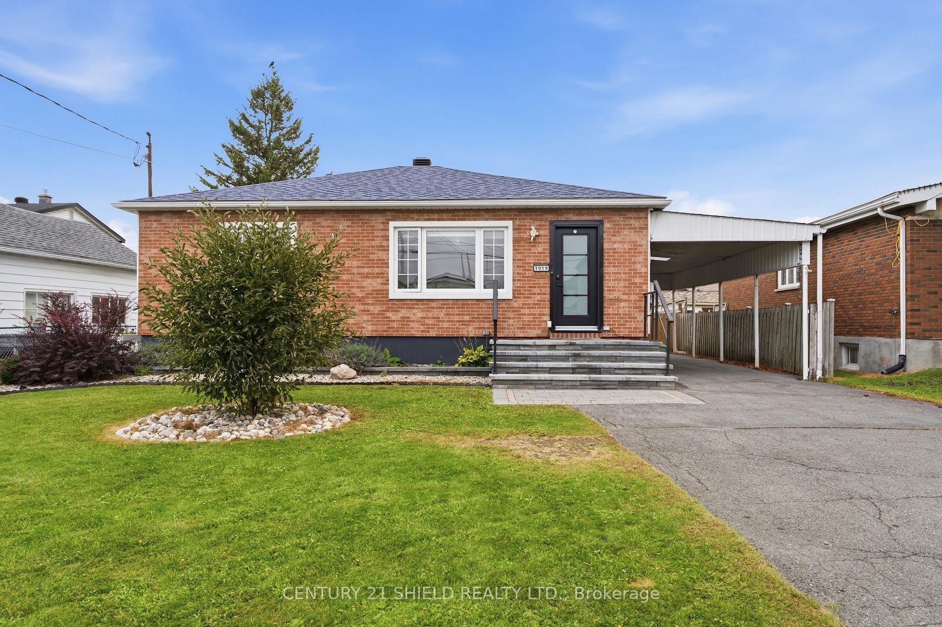 Photo 3 of 1019 Miron Avenue, Cornwall, Cornwall — HOMEH