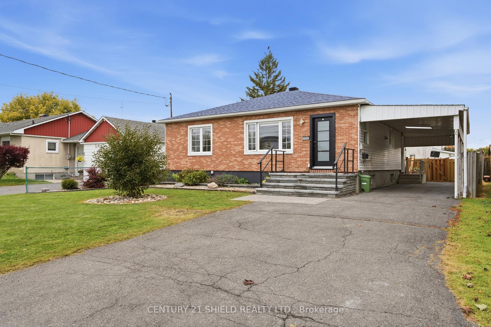 Photo 4 of 1019 Miron Avenue, Cornwall, Cornwall — HOMEH