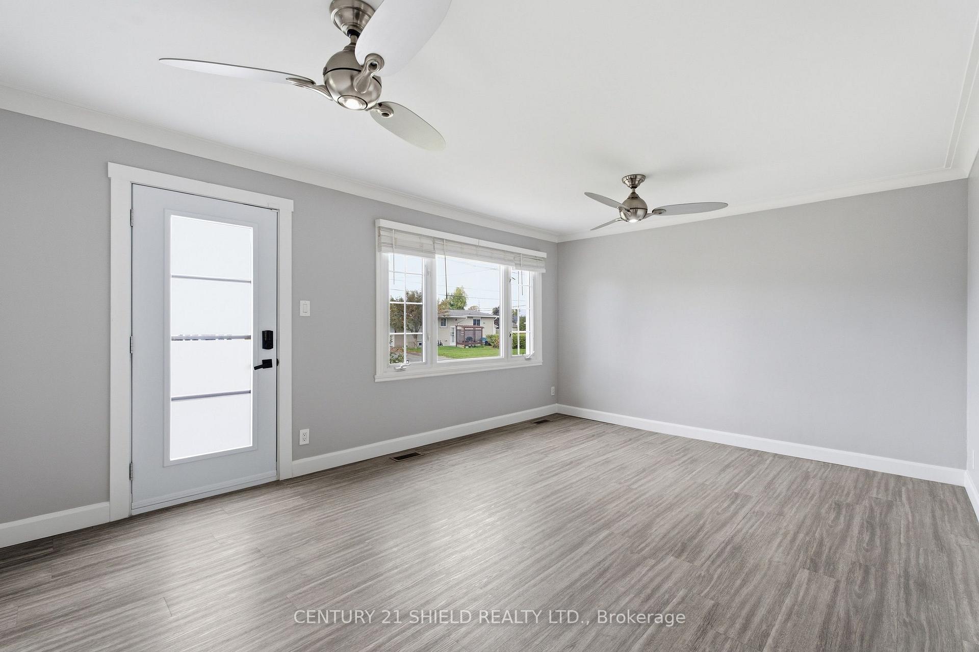 Photo 6 of 1019 Miron Avenue, Cornwall, Cornwall — HOMEH
