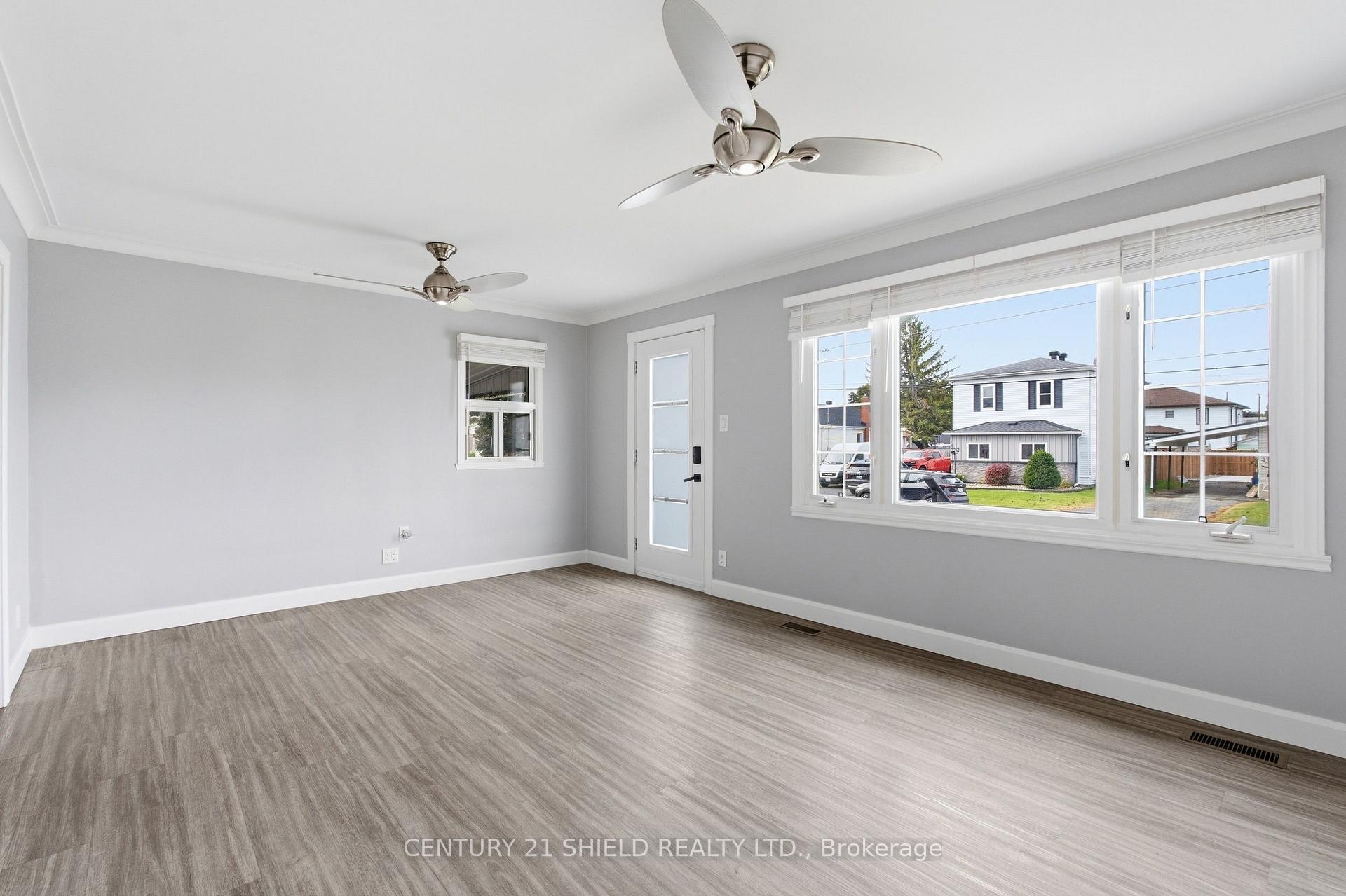 Photo 8 of 1019 Miron Avenue, Cornwall, Cornwall — HOMEH