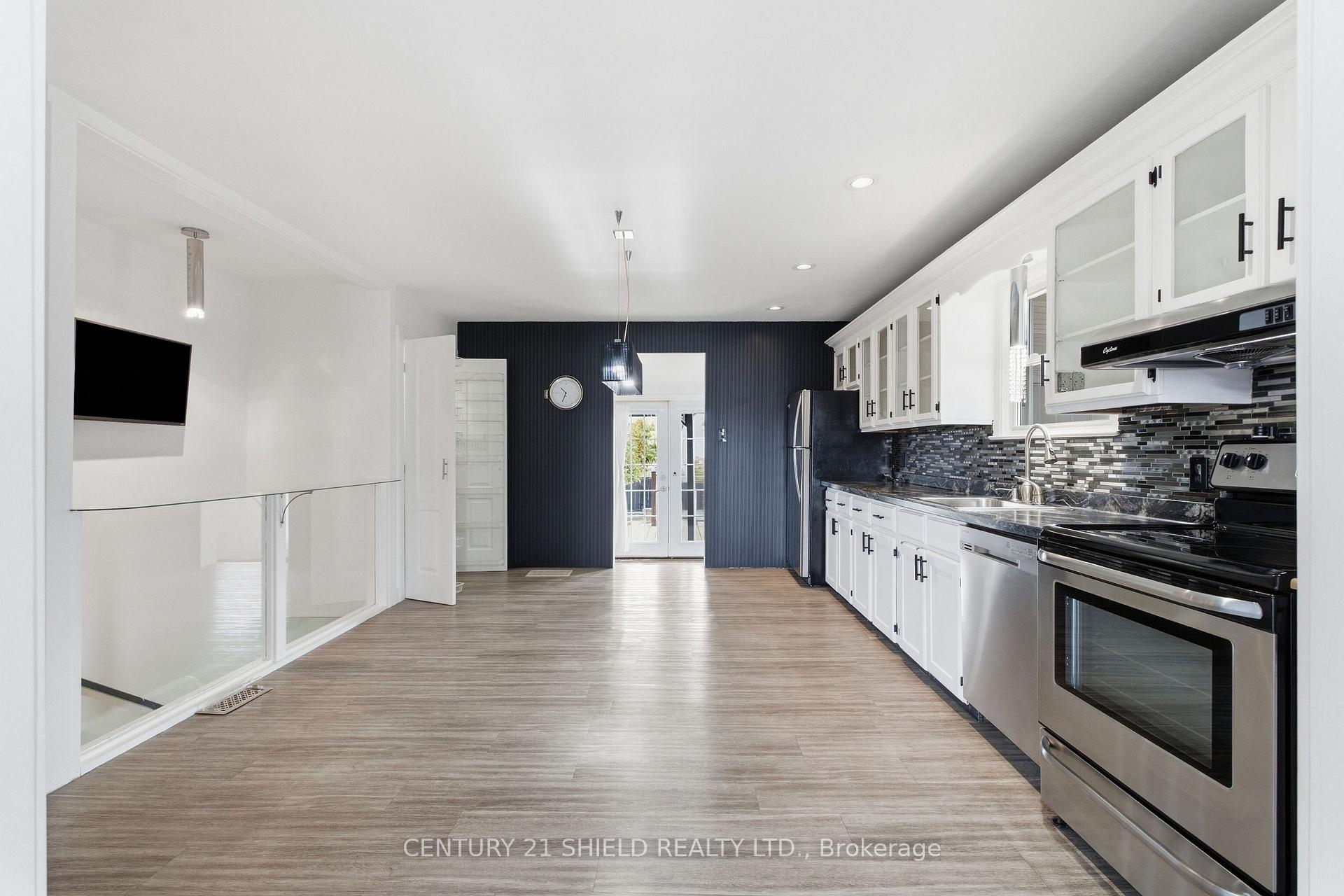 Photo 16 of 1019 Miron Avenue, Cornwall, Cornwall — HOMEH