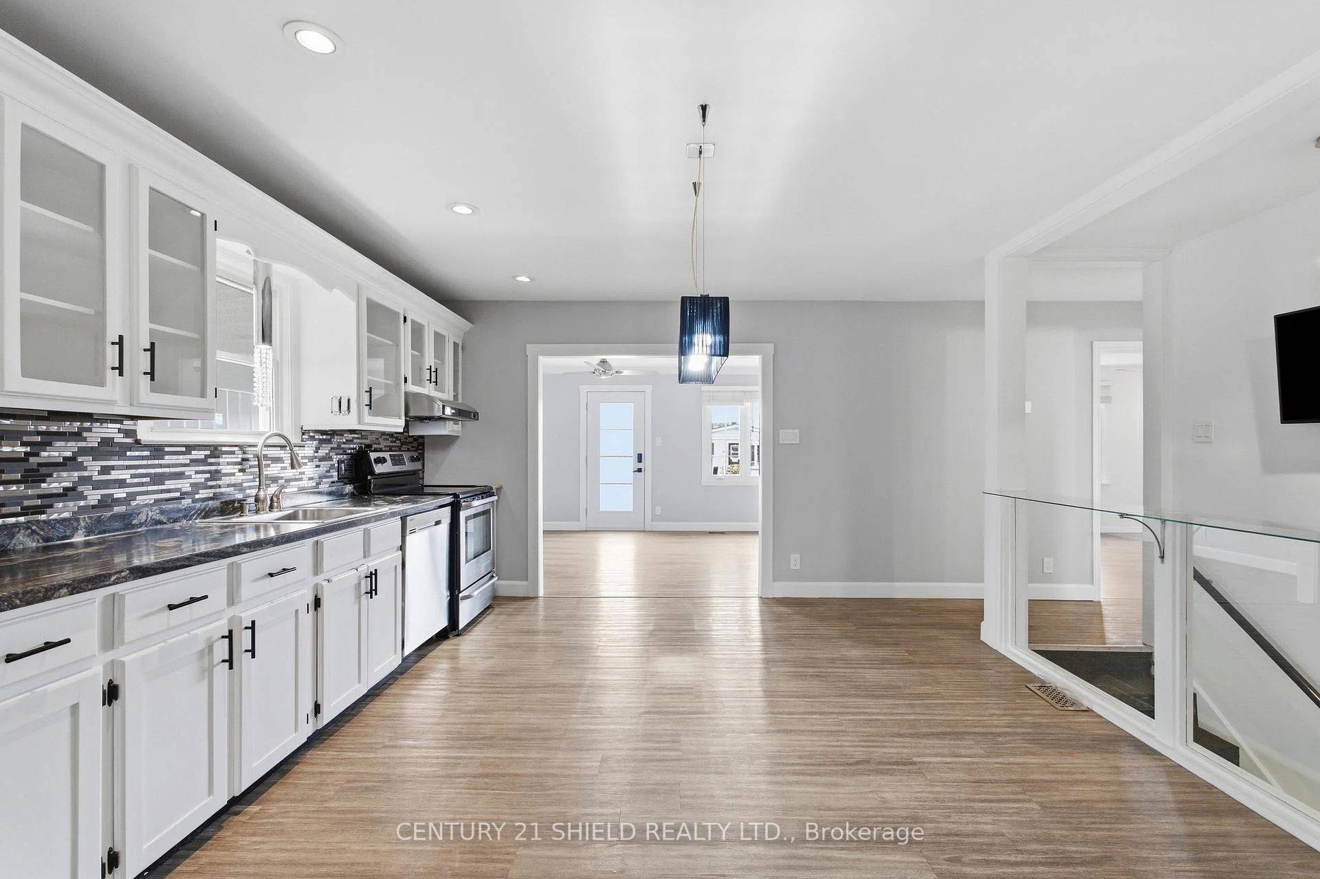 Photo 18 of 1019 Miron Avenue, Cornwall, Cornwall — HOMEH