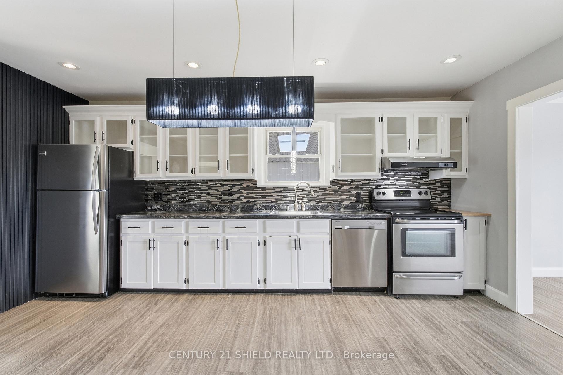 Photo 19 of 1019 Miron Avenue, Cornwall, Cornwall — HOMEH