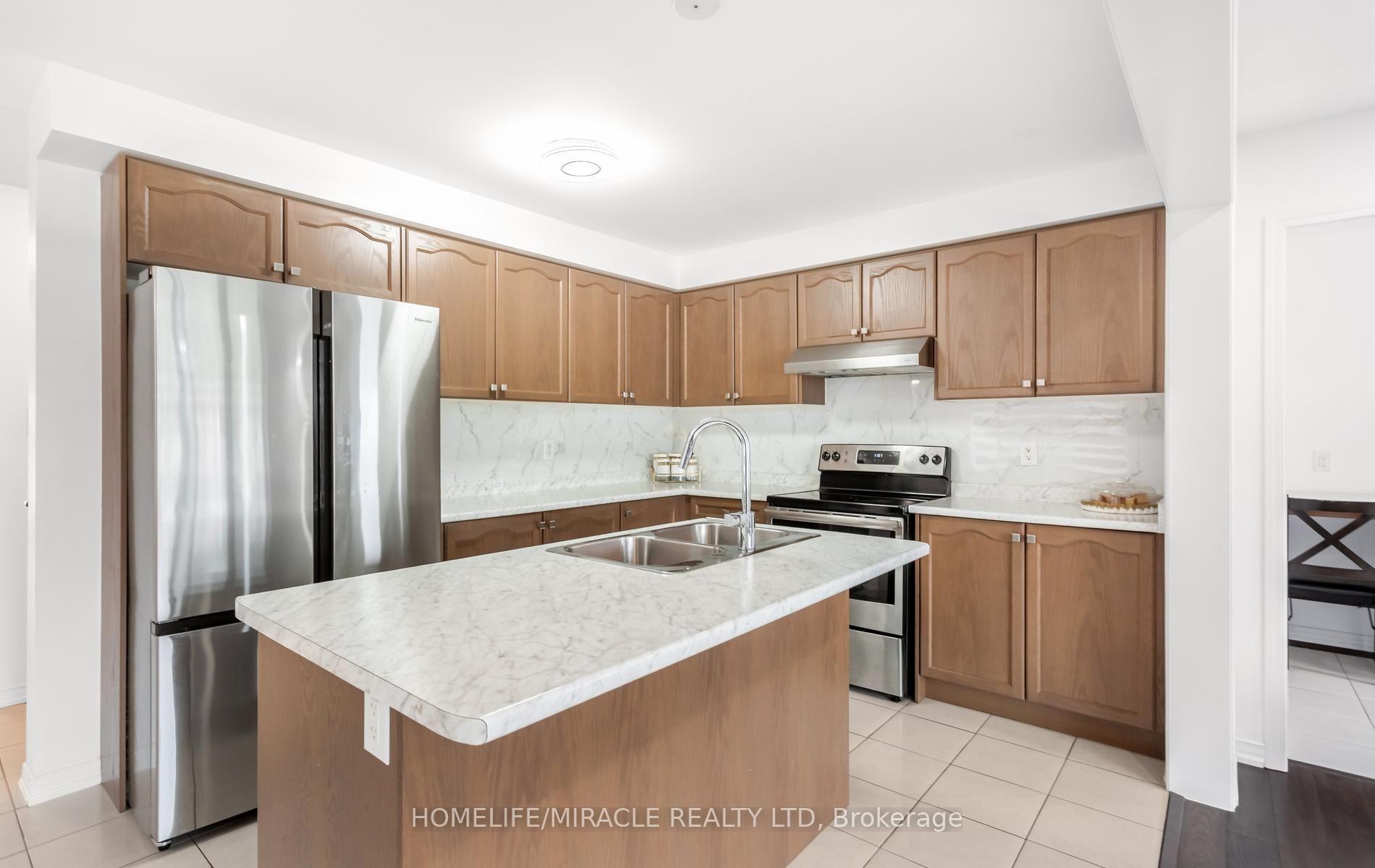 Photo 9 of 7808 Tupelo Crescent, Niagara Falls, Brown — HOMEH