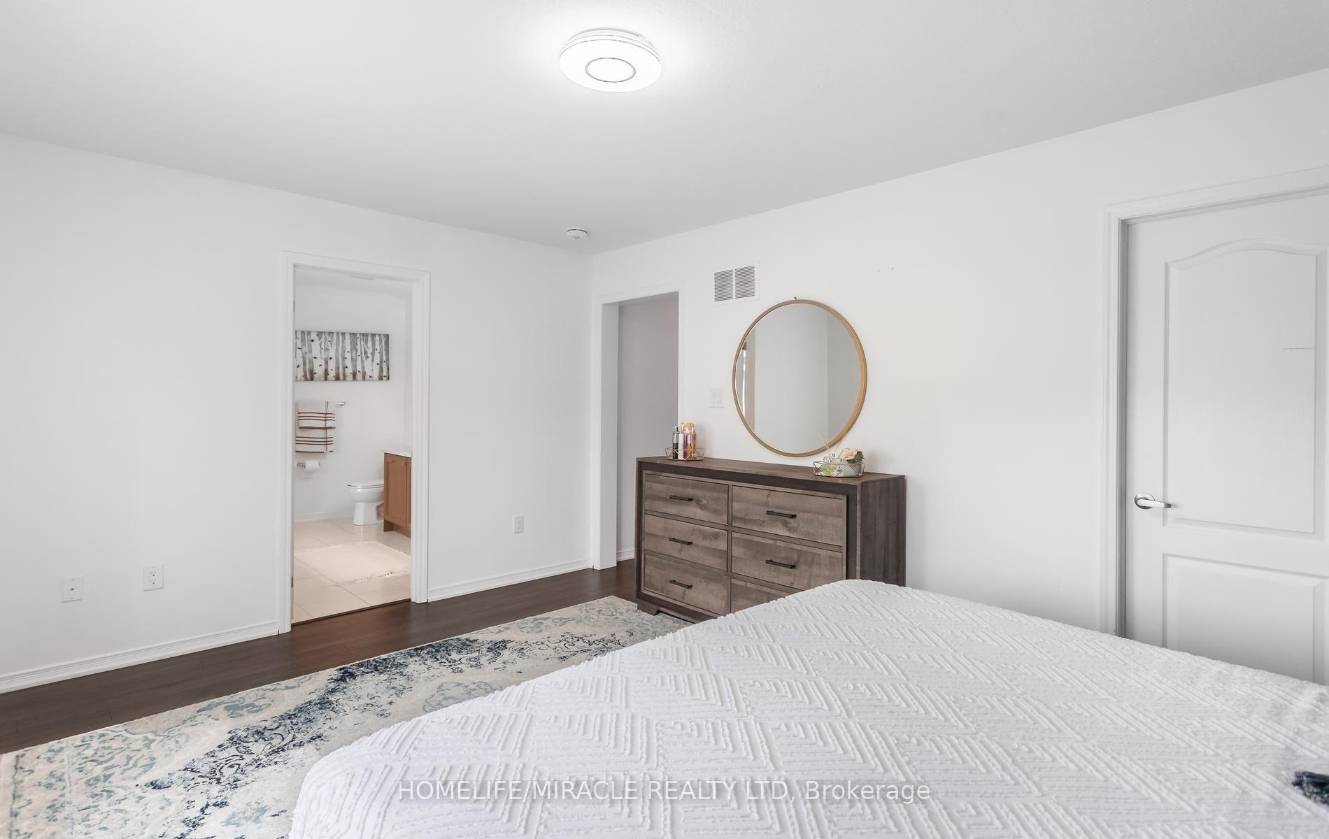 Photo 17 of 7808 Tupelo Crescent, Niagara Falls, Brown — HOMEH