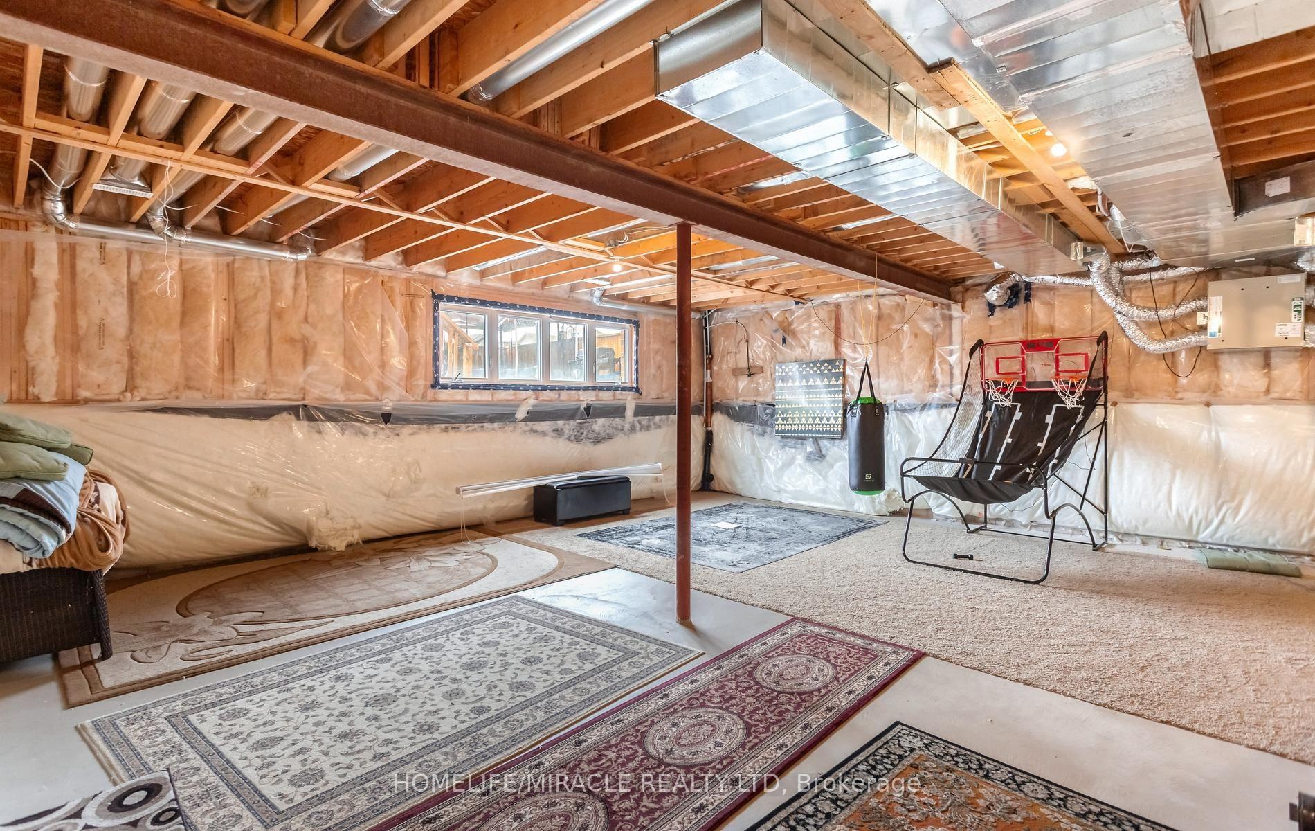 Photo 27 of 7808 Tupelo Crescent, Niagara Falls, Brown — HOMEH