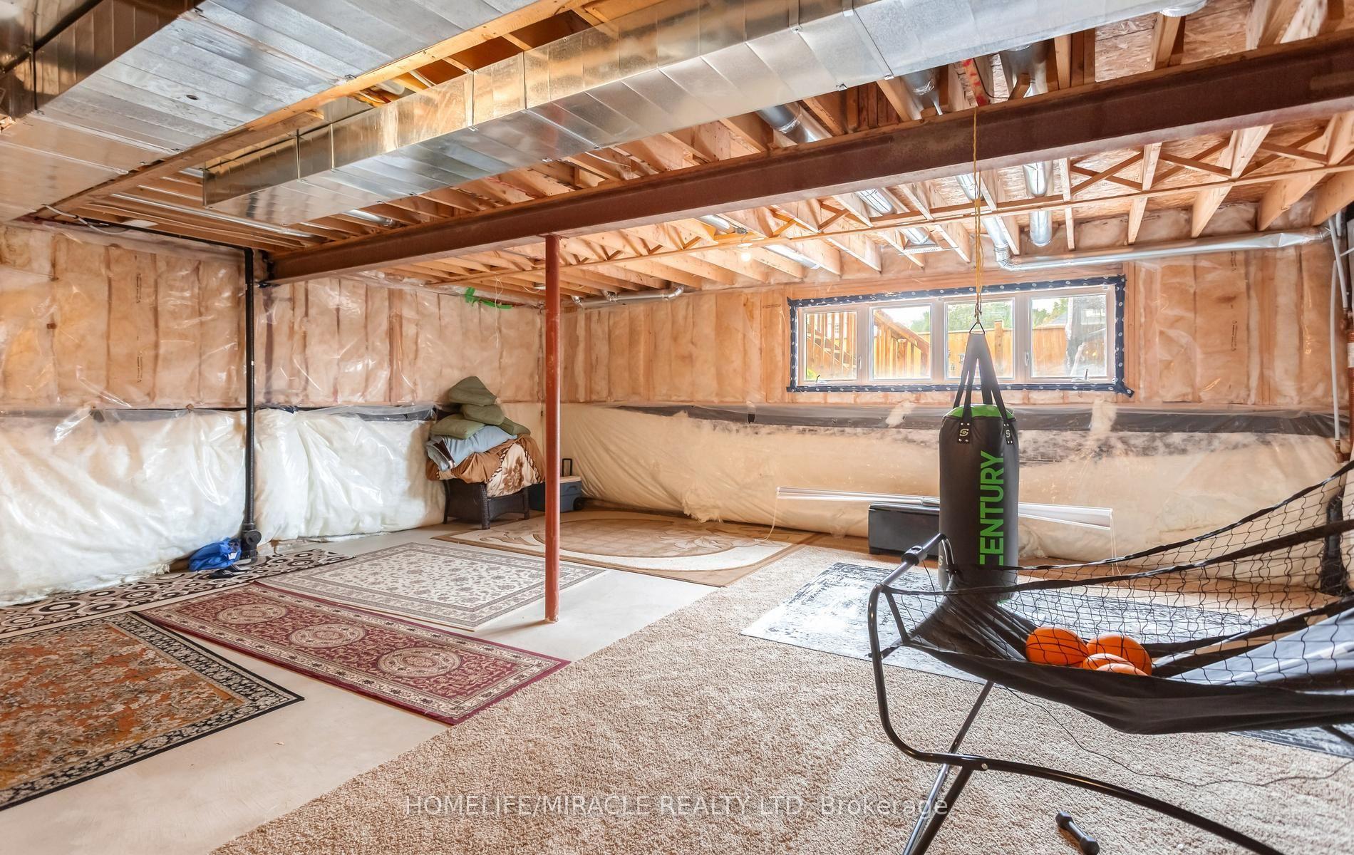 Photo 28 of 7808 Tupelo Crescent, Niagara Falls, Brown — HOMEH