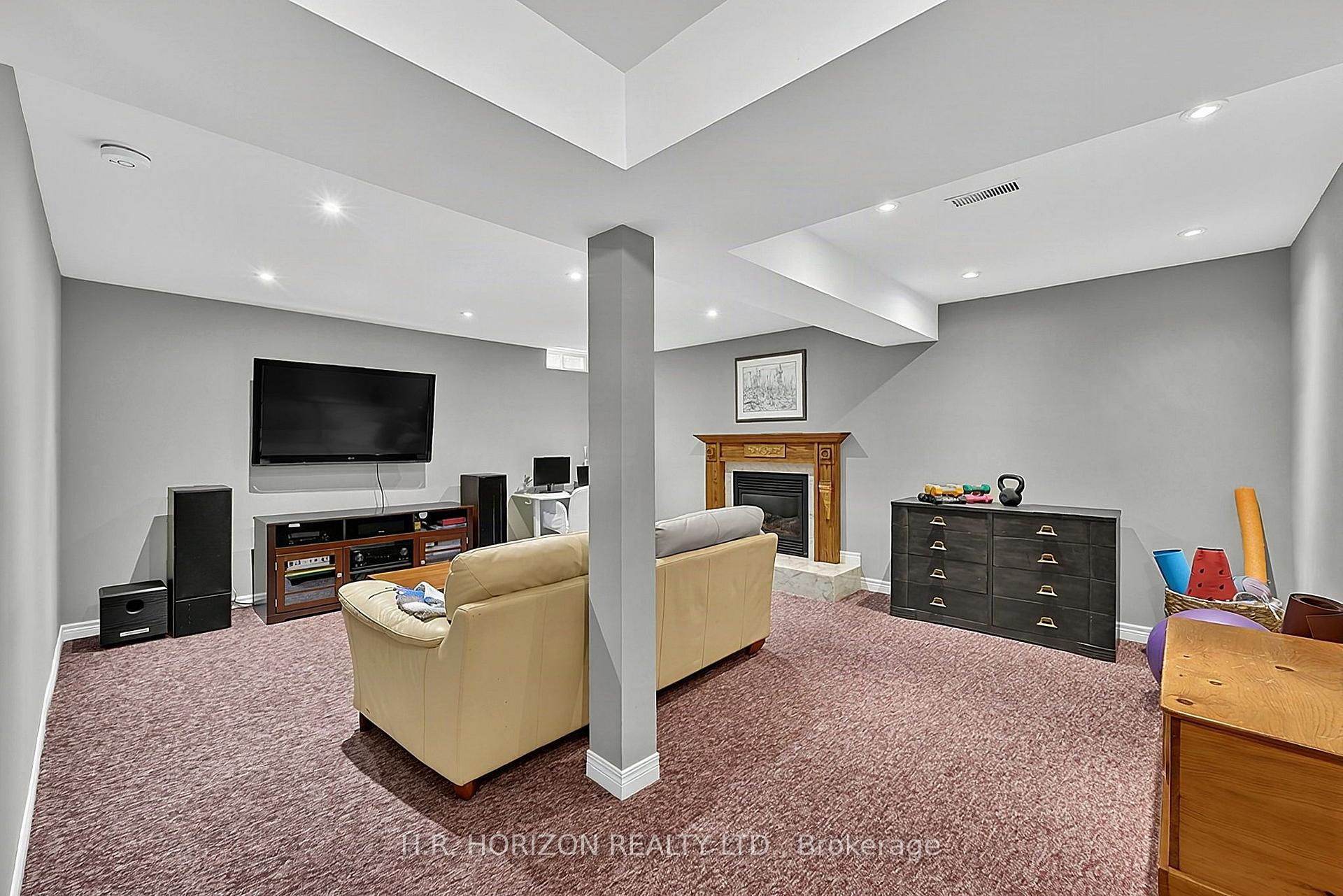 Photo 19 of 23 Mill Dam Court, King, Schomberg — HOMEH