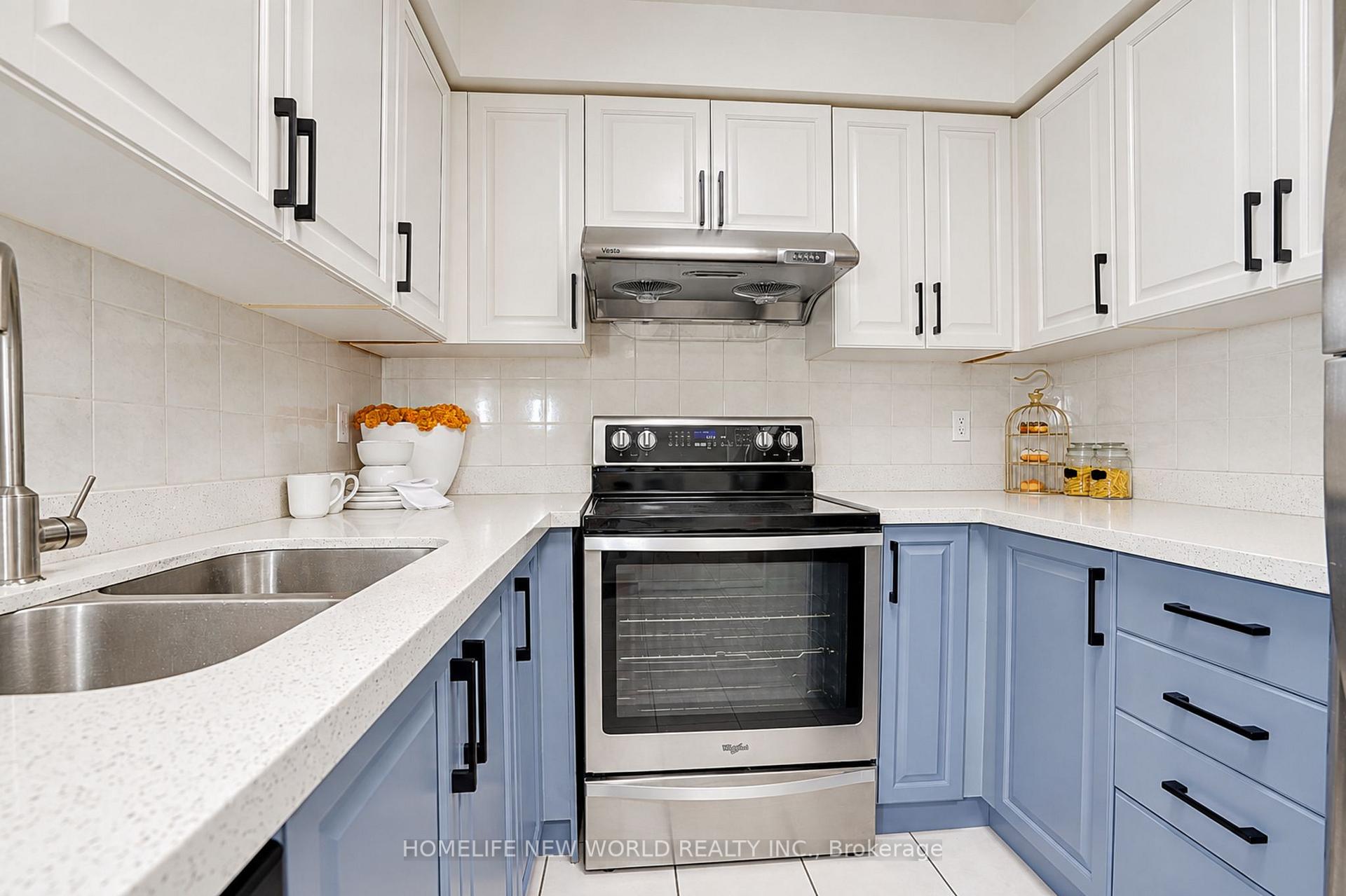 Photo 6 of Unit 1908, 23 Lorraine Drive, North York, Willowdale West — HOMEH