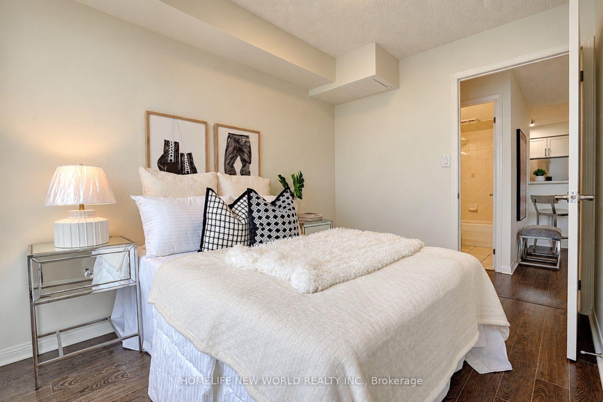 Photo 12 of Unit 1908, 23 Lorraine Drive, North York, Willowdale West — HOMEH