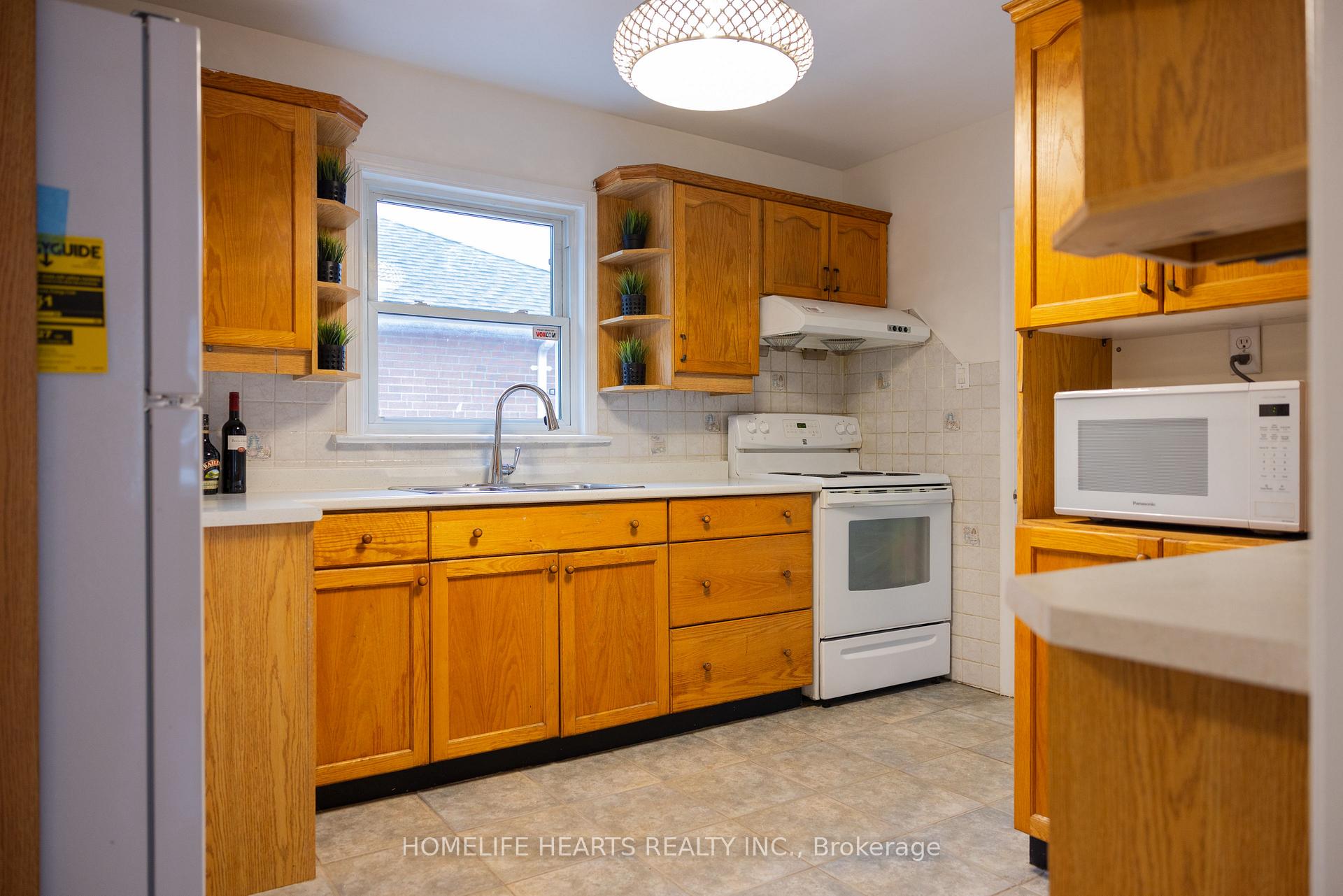 Photo 7 of 114 Chillery Avenue, Scarborough, Eglinton East — HOMEH