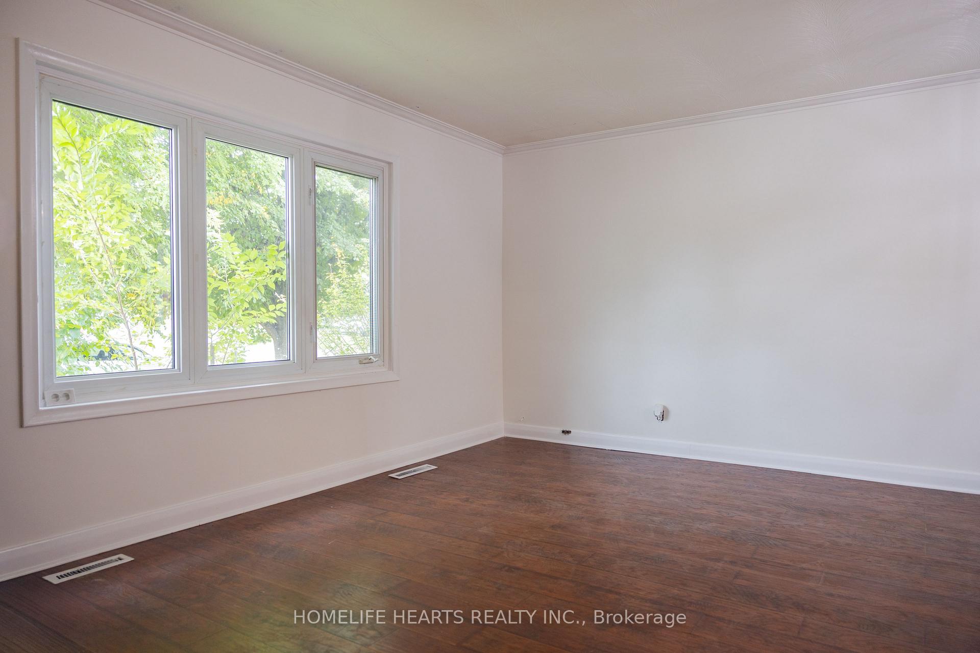 Photo 13 of 114 Chillery Avenue, Scarborough, Eglinton East — HOMEH
